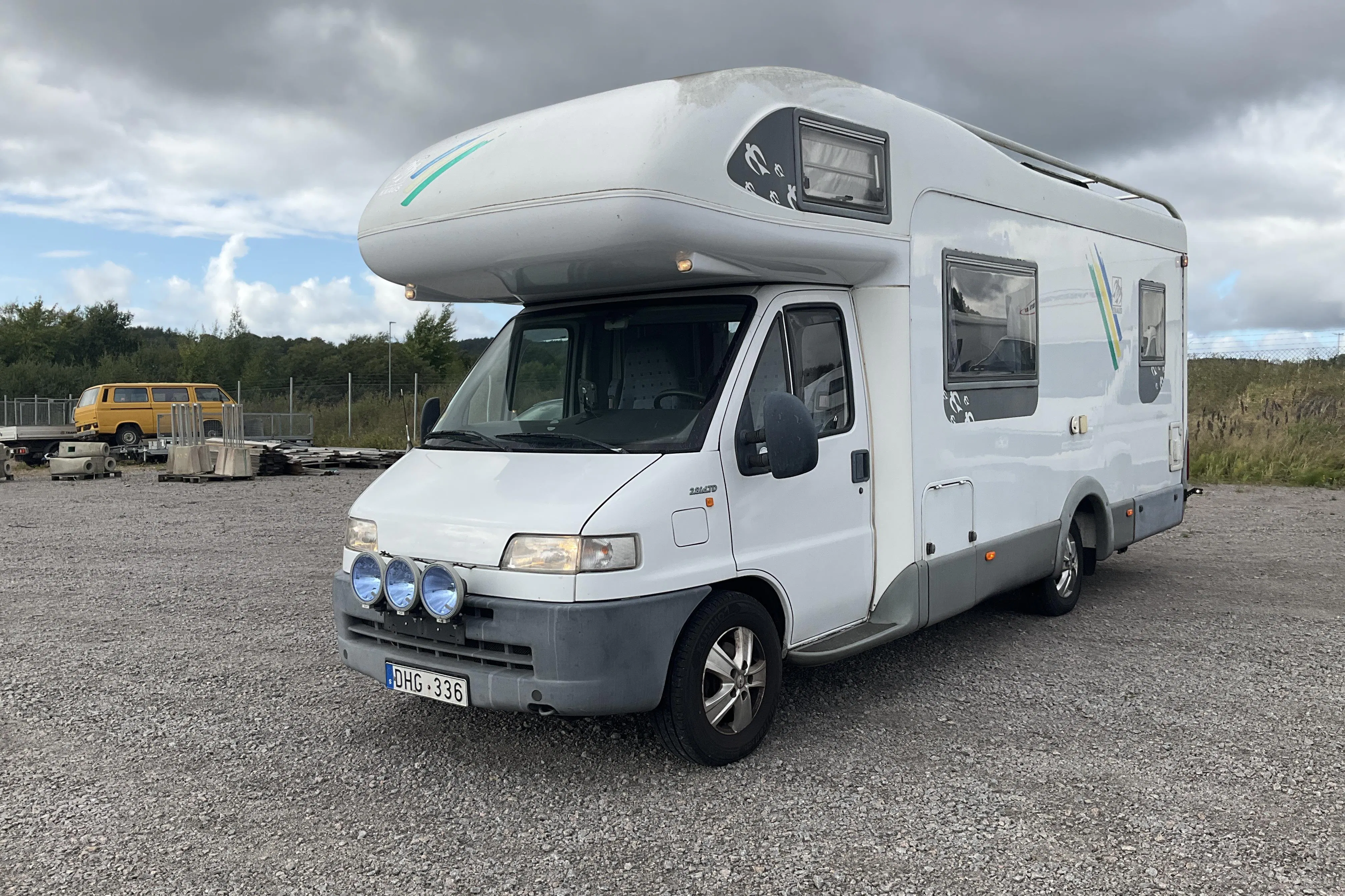 Presentationsfoto 1 av 26: FIAT KNAUS TRAVELLER 705 Husbil - 16 165 mil - Manuell - vit - 2000