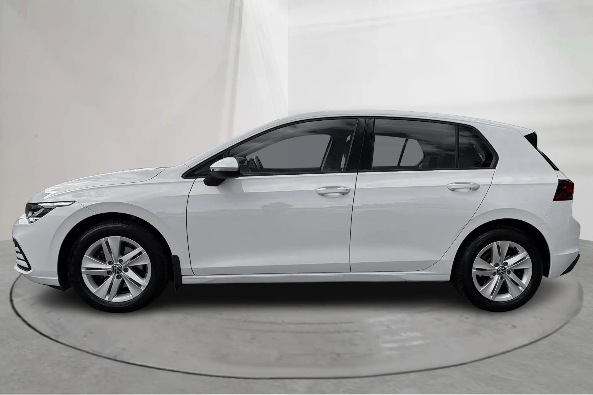 Presentation photo 2 of 13: VW Golf VIII TGI 5dr (130hk) - 22 290 km - Manual - white - 2022