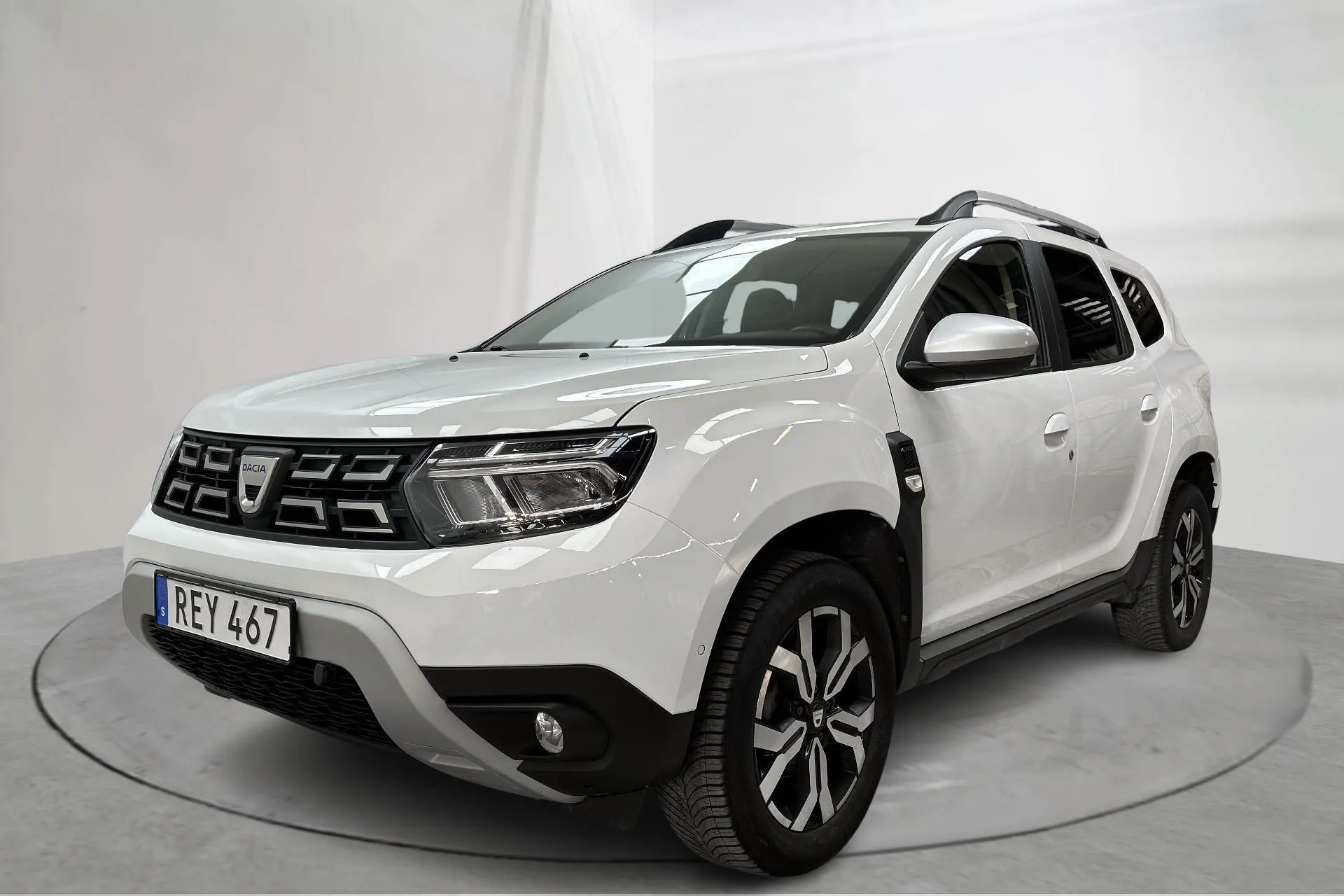 Presentation photo 1 of 15: Dacia Duster 1.5 dCi 4x4 (115hk) - 121 190 km - Manual - white - 2023