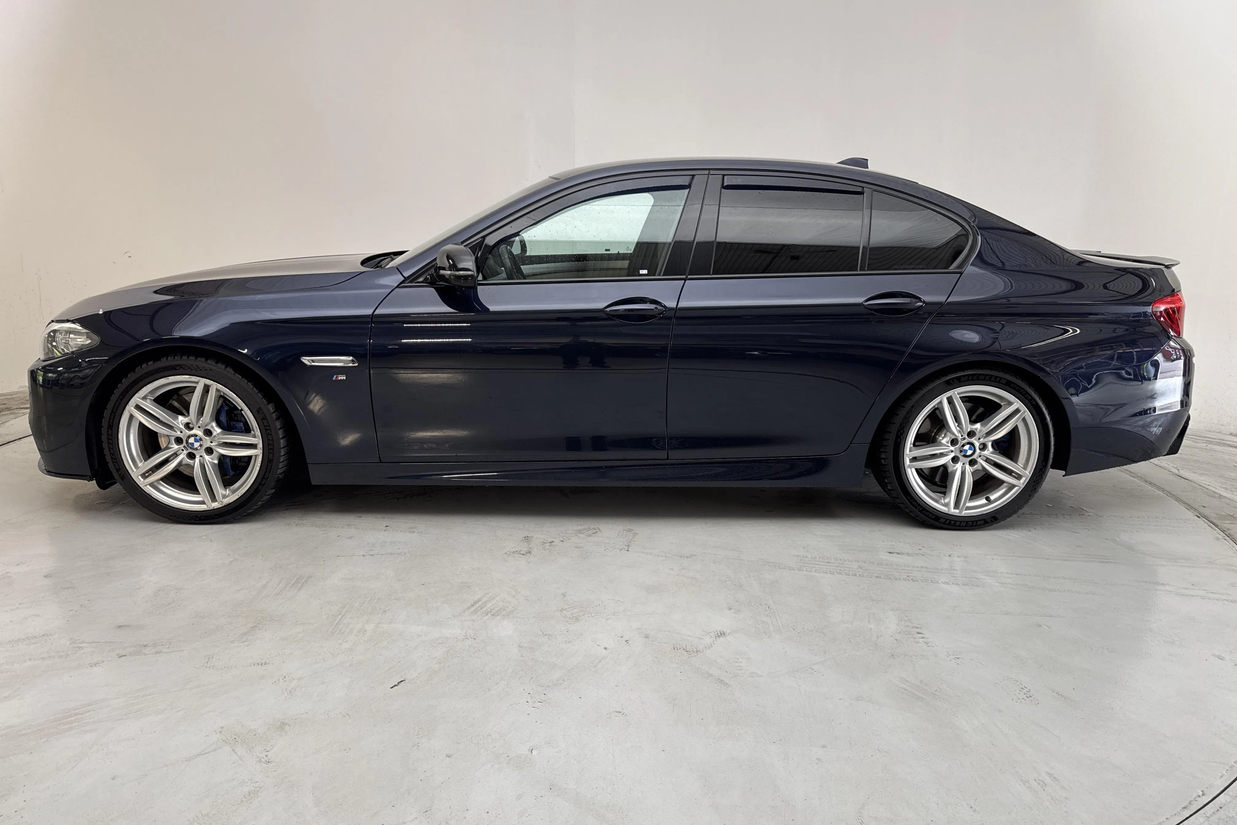 Presentation photo 2 of 12: BMW 535i Sedan, F10 (306hk) - 178 790 km - Automatic - blue - 2014