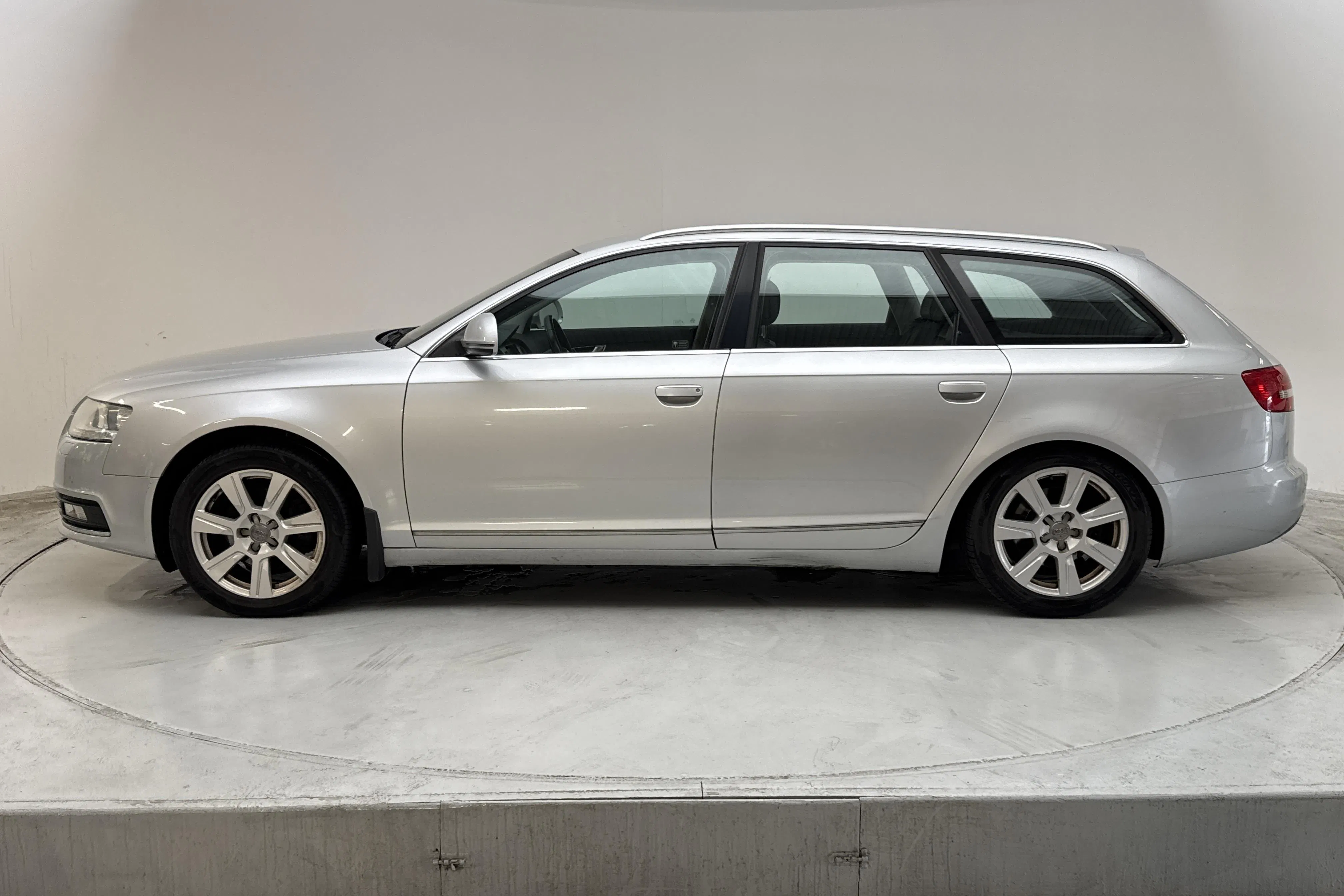 Presentation photo 2 of 12: Audi A6 2.0 TDIe Avant (136hk) - 287 220 km - Automatic - silver - 2011