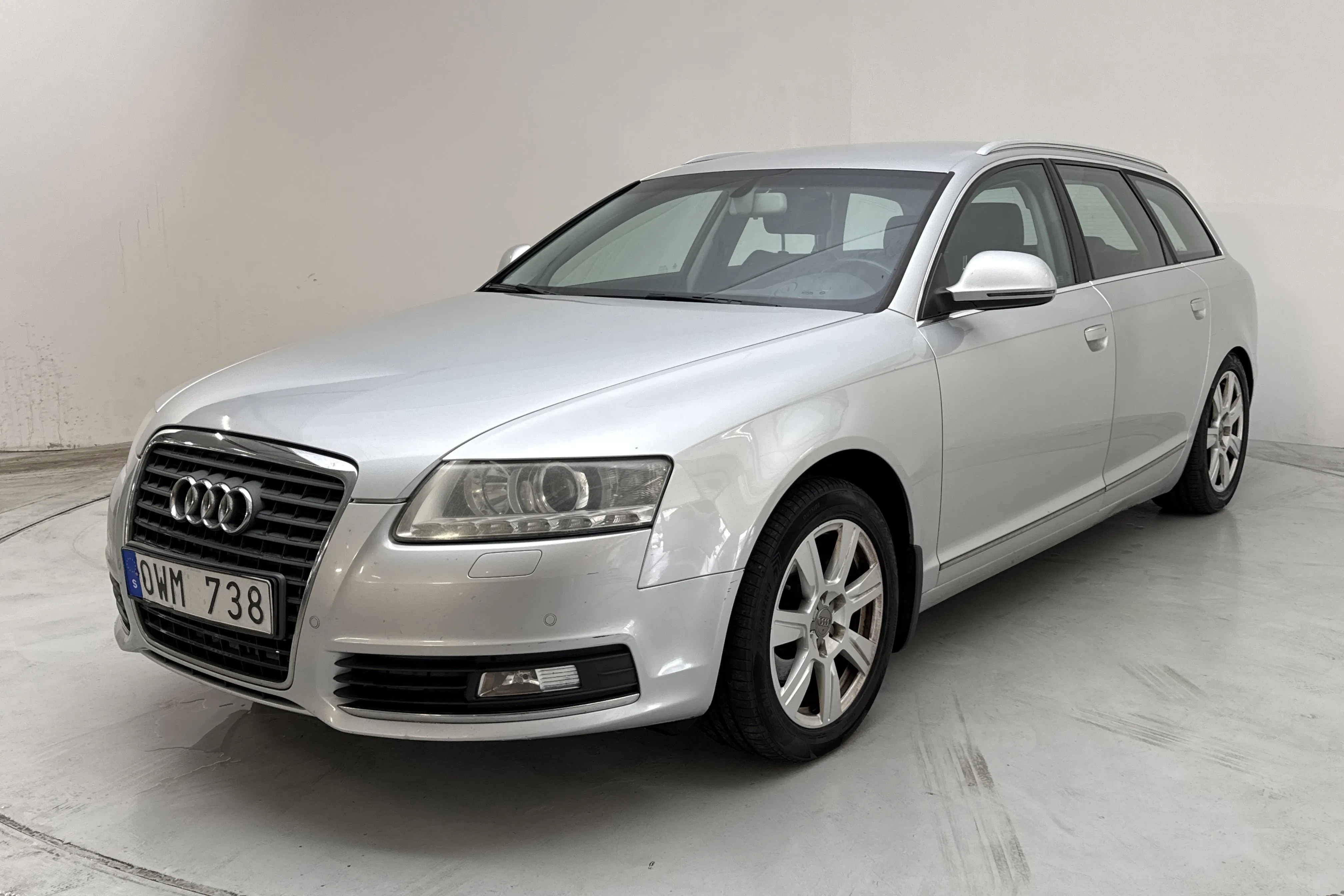Presentation photo 1 of 12: Audi A6 2.0 TDIe Avant (136hk) - 287 220 km - Automatic - silver - 2011