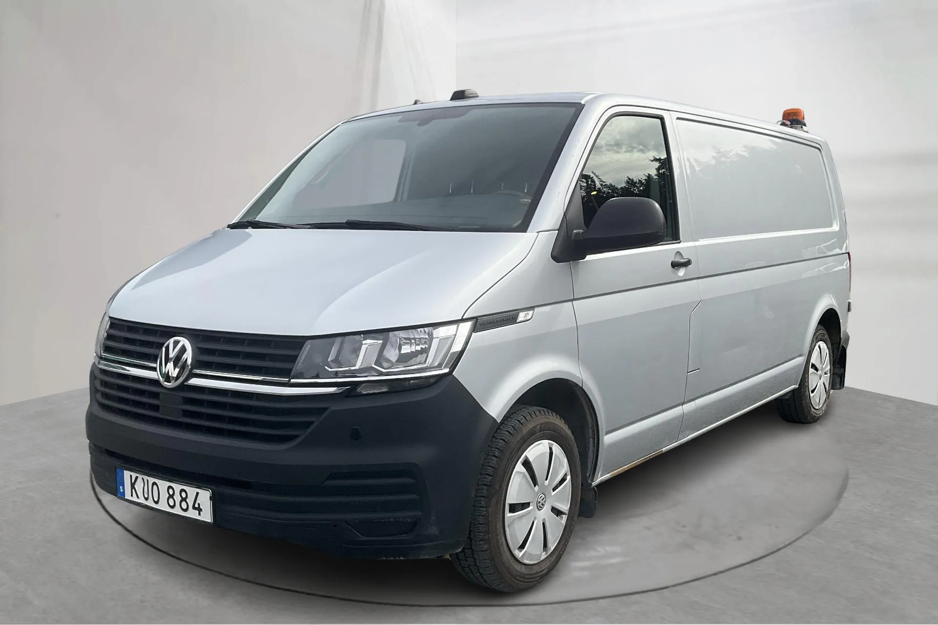 Presentationsfoto 1 av 18: VW Transporter T6.1 Skåp TDI (150hk) - 2 982 mil - Automat - silver - 2022