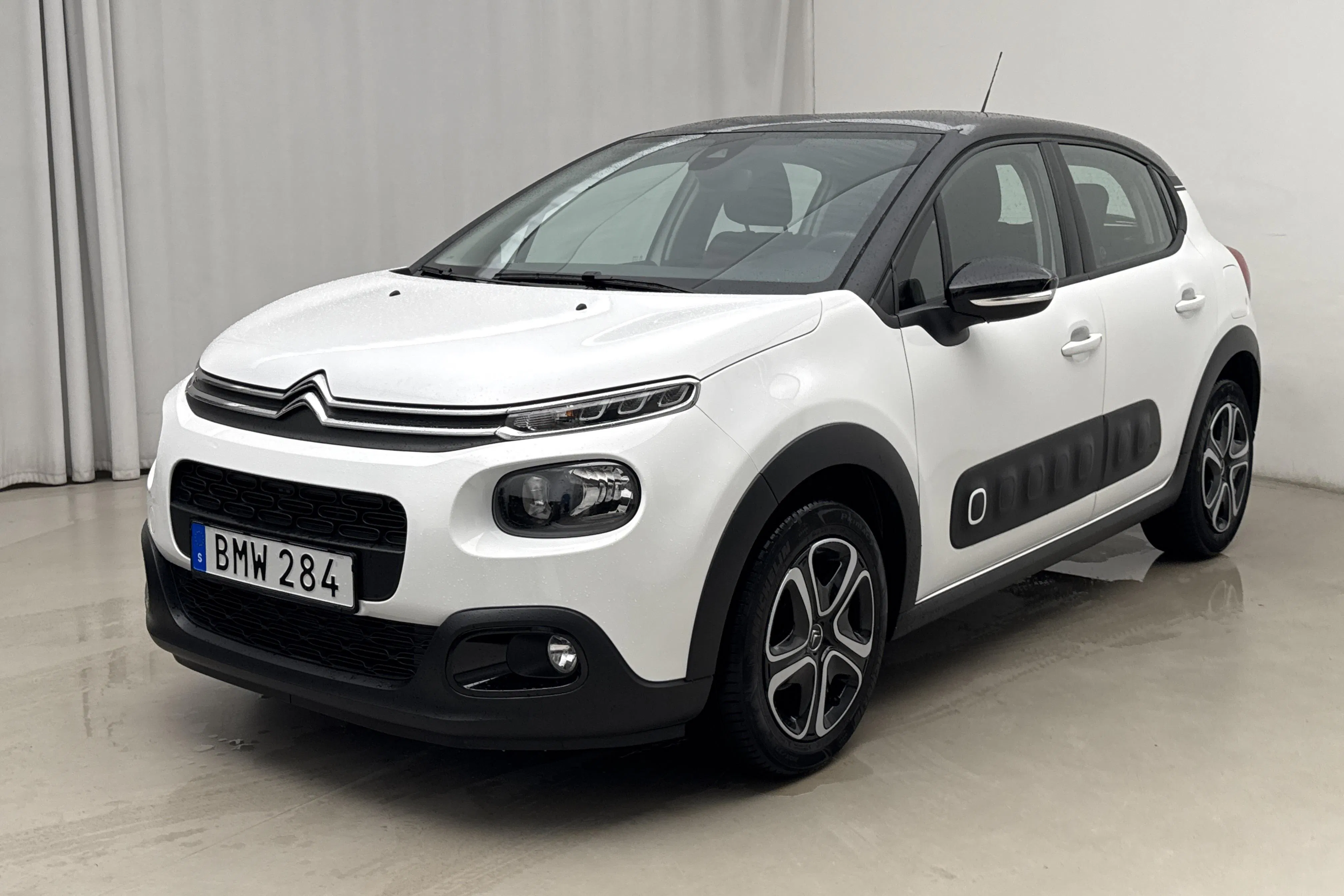 Presentationsfoto 1 av 13: Citroën C3 PureTech (82hk) - 1 187 mil - Manuell - vit - 2019