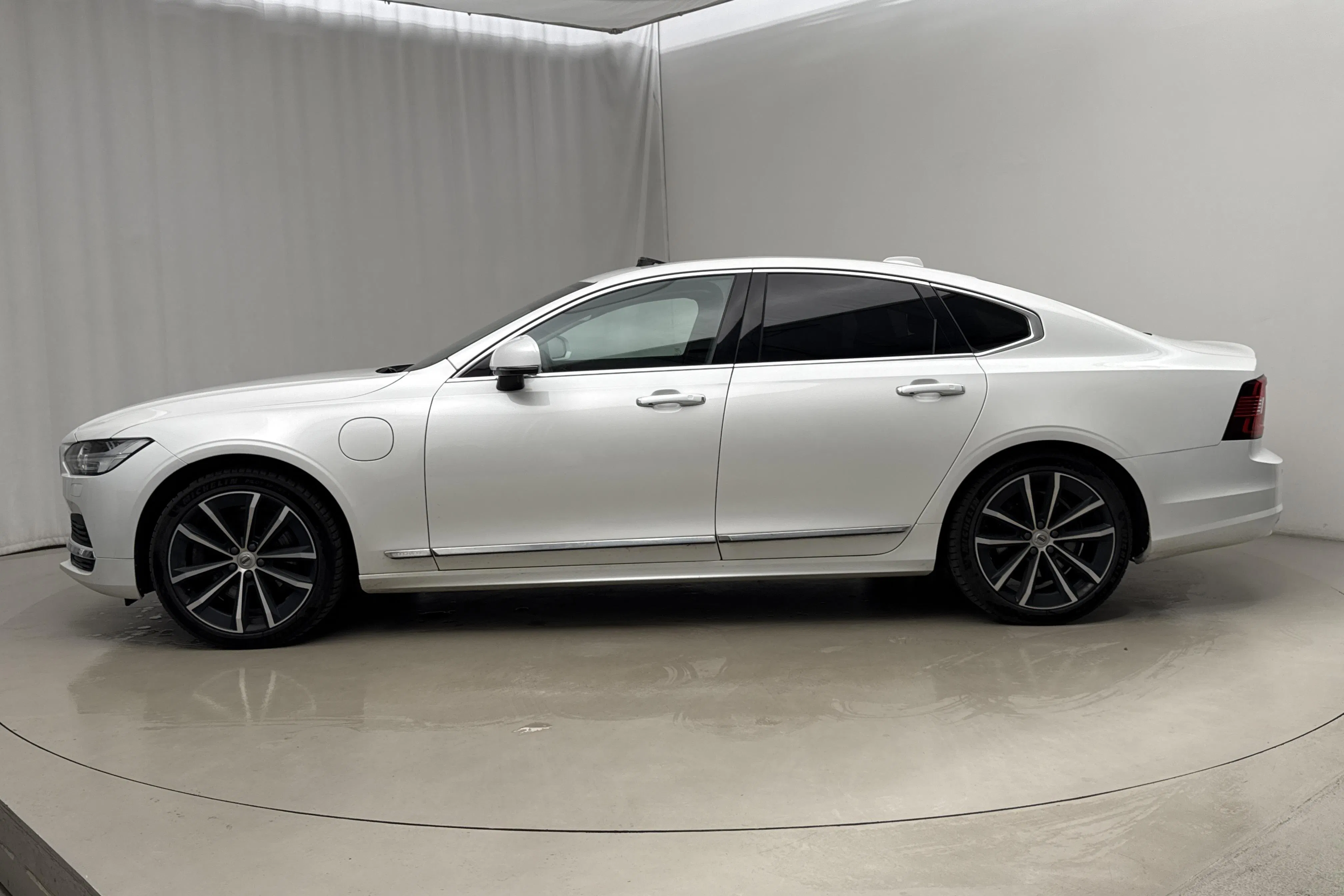 Presentation photo 2 of 29: Volvo S90 T8 AWD Twin Engine (390hk) - 97 570 km - Automatic - white - 2022