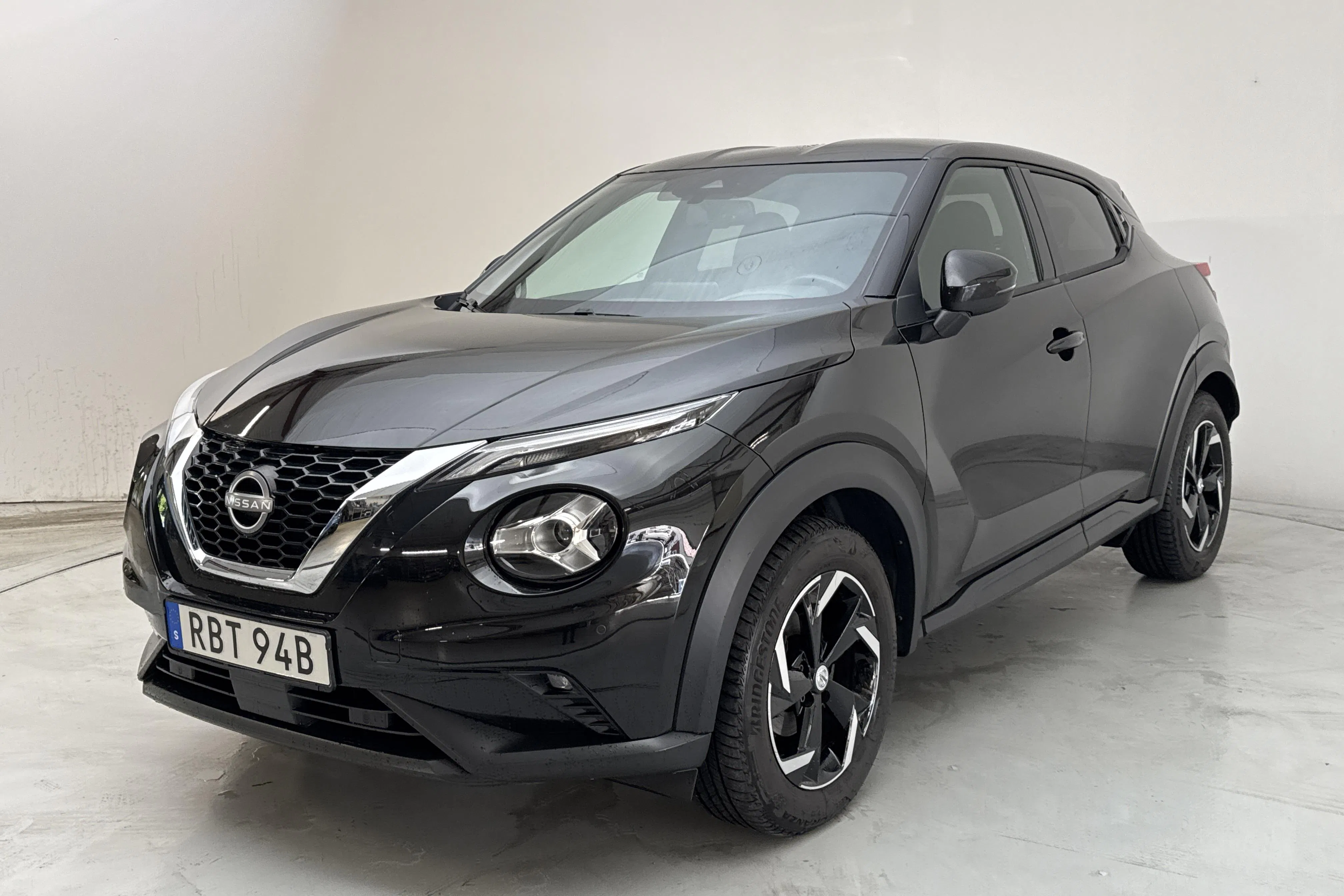 Presentationsfoto 1 av 14: Nissan Juke DIG-T (114hk) - 1 812 mil - Automat - svart - 2024