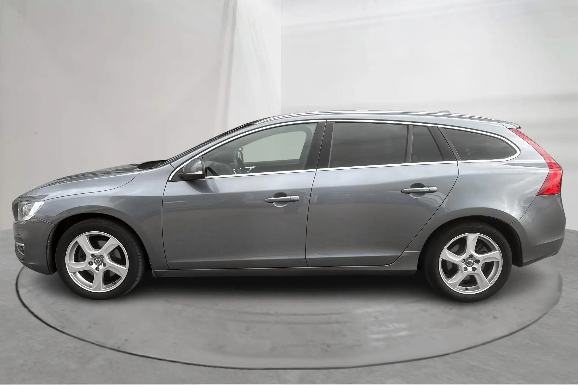 Presentation photo 2 of 17: Volvo V60 D4 (190hk) - 145 020 km - Automatic - gray - 2018