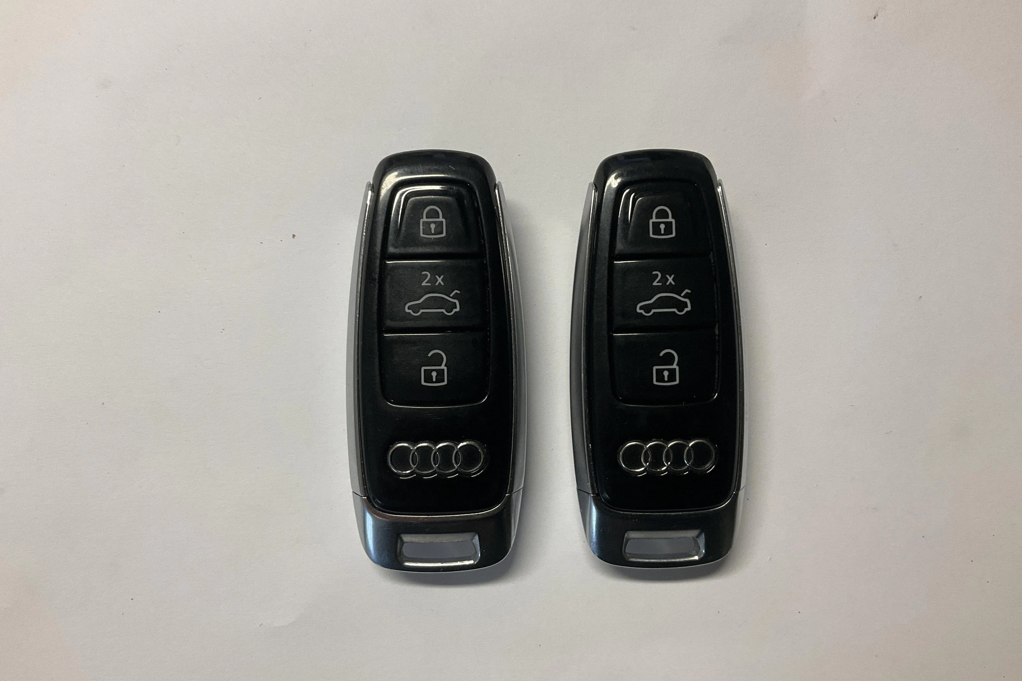Presentation photo 21 of 21: Audi e-tron 55 quattro 95kWh (360hk) - 107 010 km - Automatic - gray - 2022