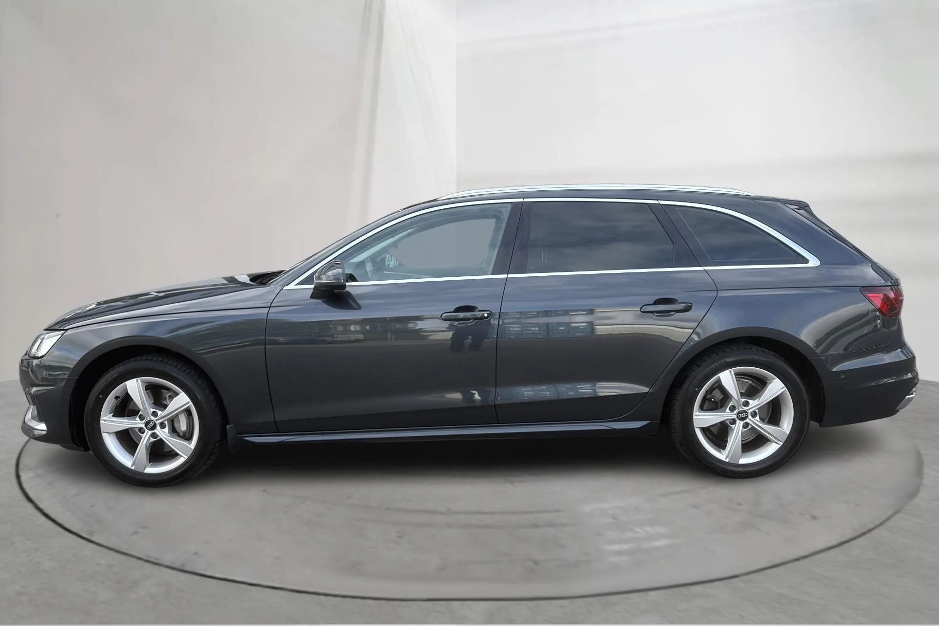 Presentation photo 2 of 15: Audi A4 Avant 40 TDI quattro (204hk) - 126 000 km - Automatic - gray - 2023