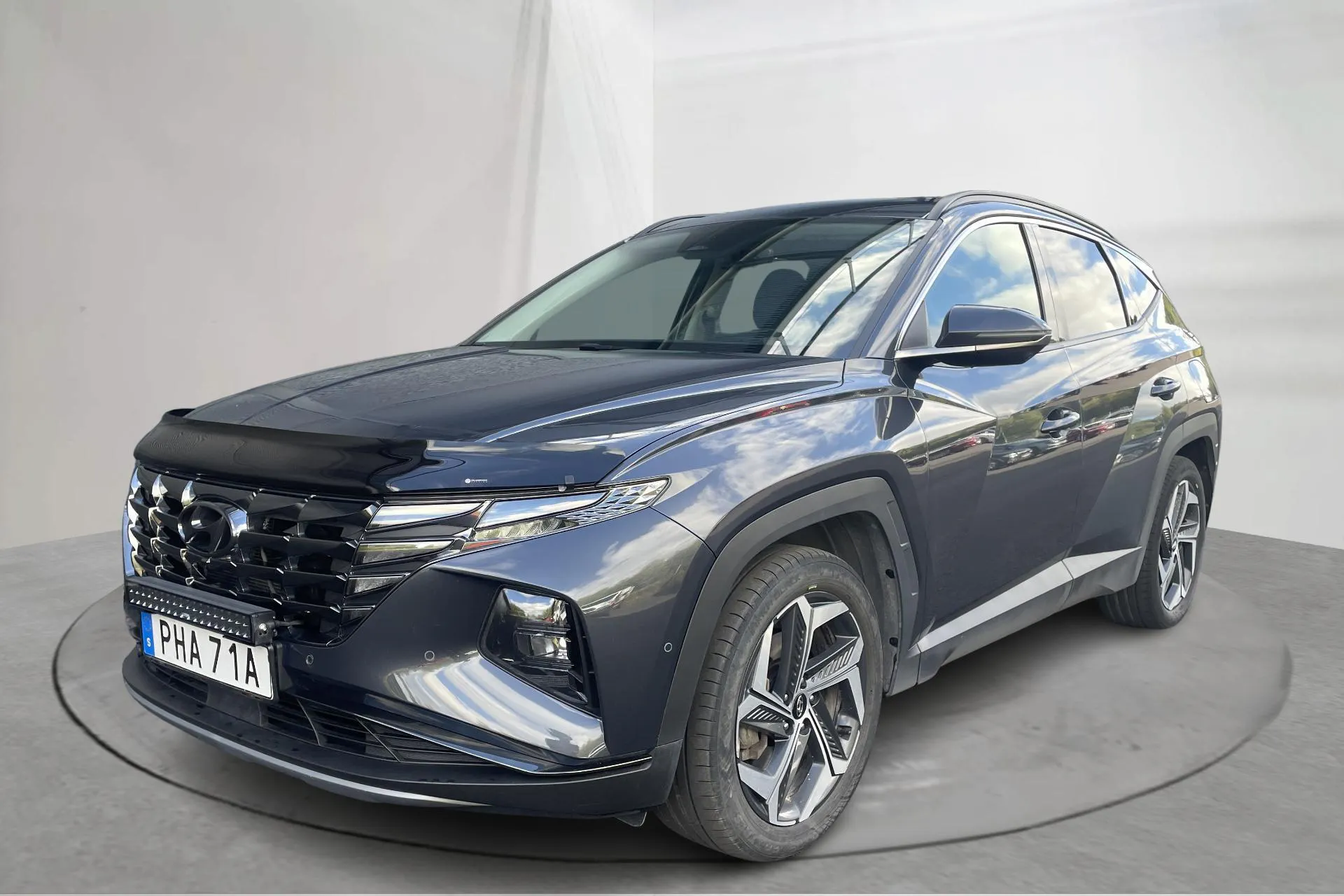 Presentationsfoto 1 av 20: Hyundai Tucson 1.6 GDI plug-in hybrid 4WD (265hk) - 11 879 mil - Automat - grå - 2022