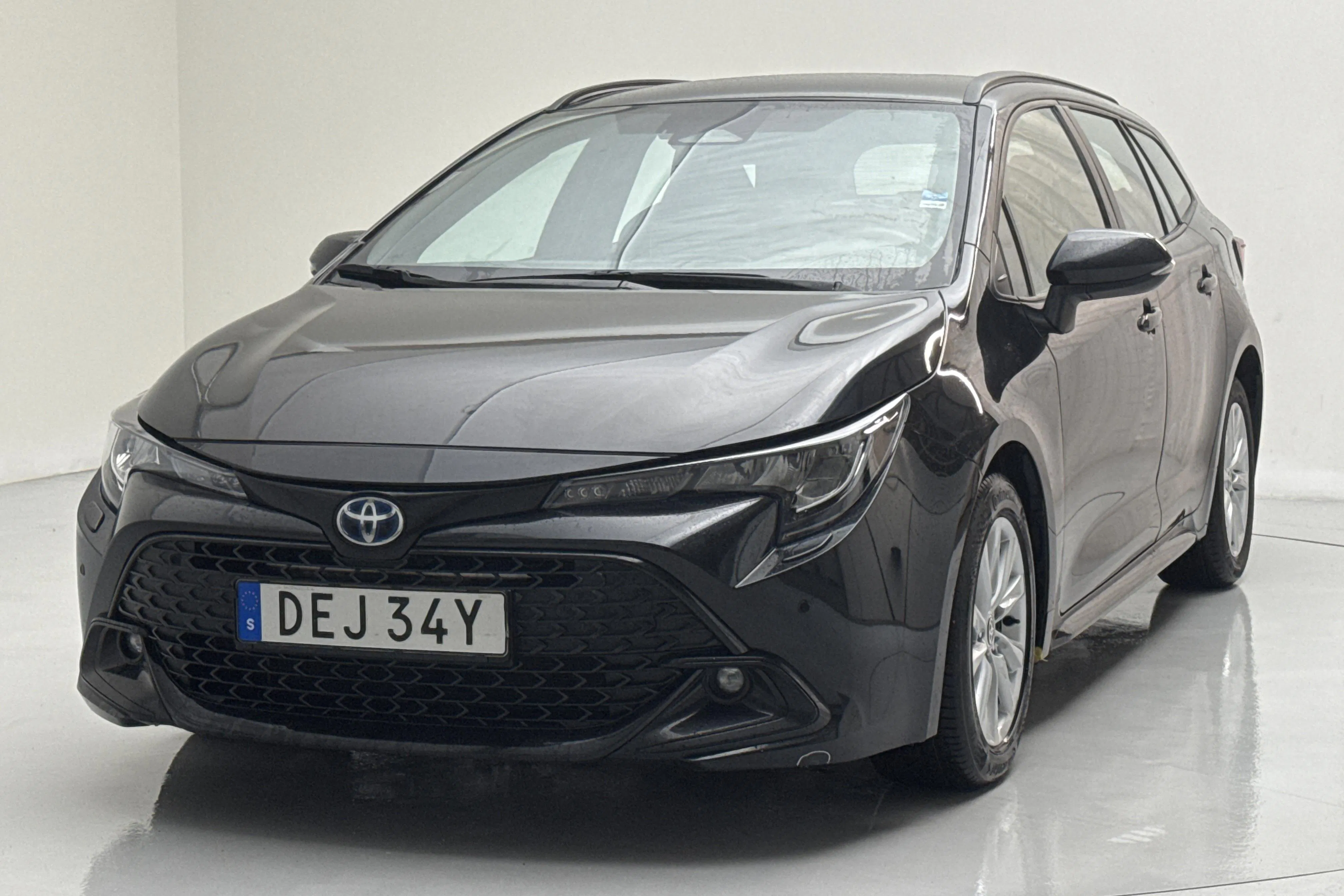 Presentationsfoto 1 av 13: Toyota Corolla 1.8 Hybrid Touring Sports (140hk) - 7 056 mil - Automat - svart - 2024