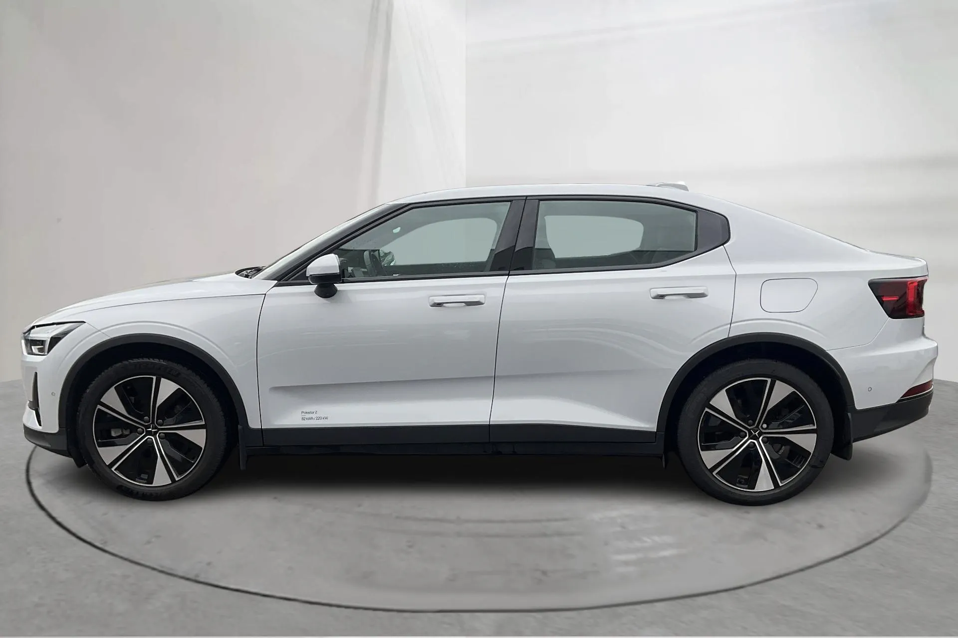 Presentationsfoto 2 av 22: Polestar 2 Long range Single motor (296hk) - 5 569 mil - Automat - silver - 2024