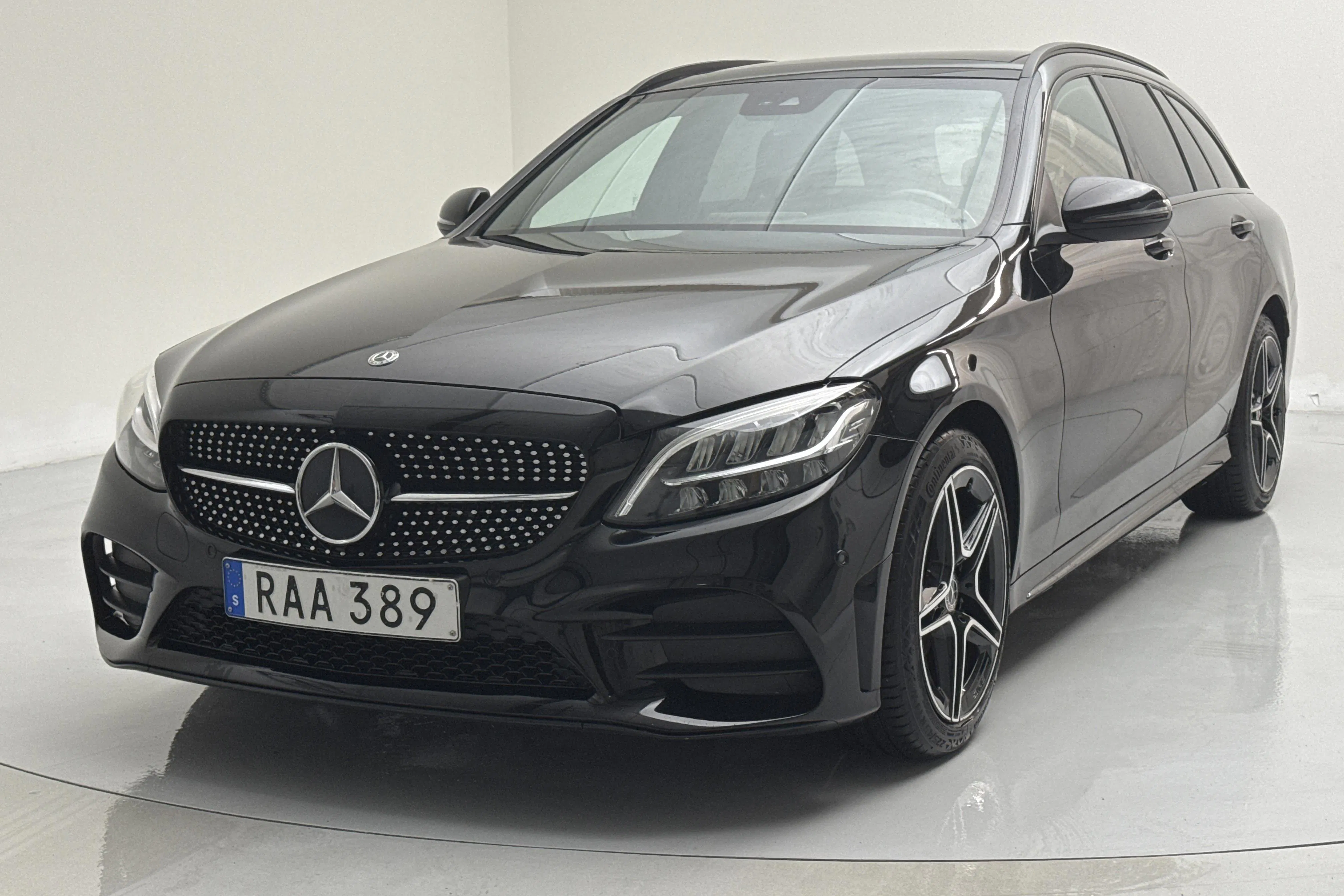 Presentation photo 1 of 15: Mercedes C 200 d Kombi S205 (160hk) - 137 290 km - Automatic - black - 2019