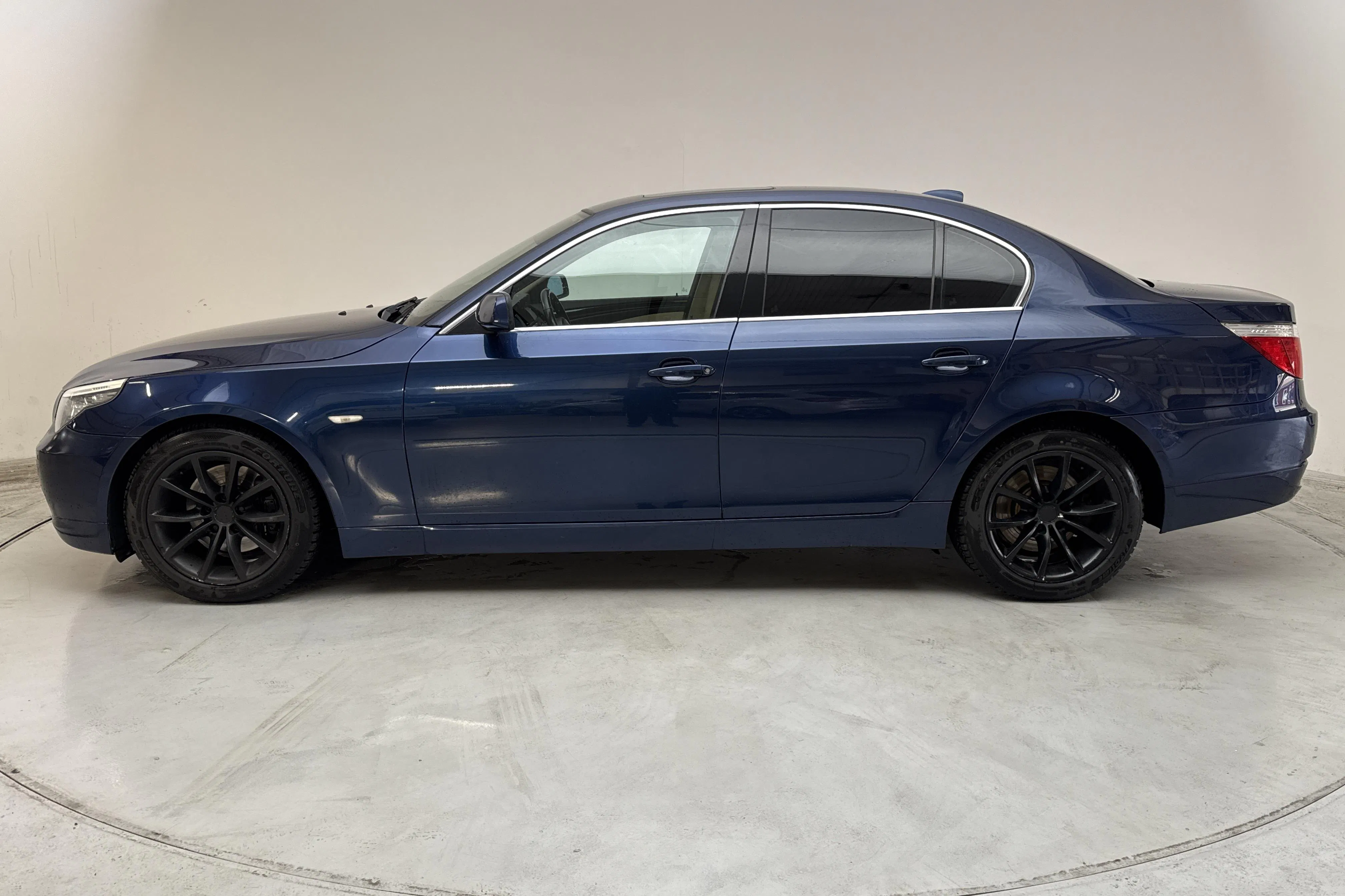 Presentation photo 2 of 12: BMW 525i Sedan, E60 (218hk) - 197 030 km - Automatic - black - 2007