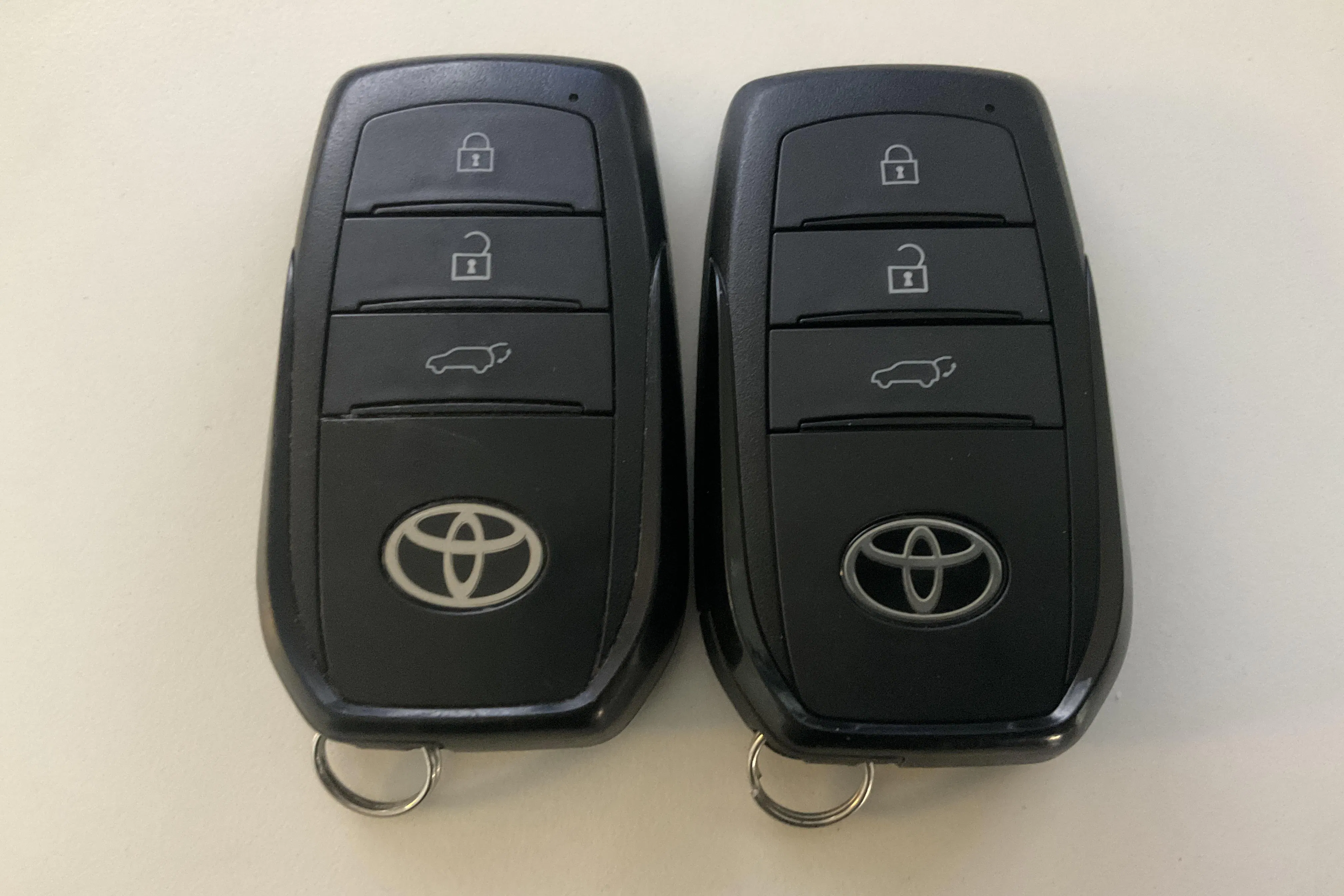 Presentationsfoto 18 av 18: Toyota RAV4 2.5 HSD AWD (222hk) - 9 926 mil - Automat - silver - 2024