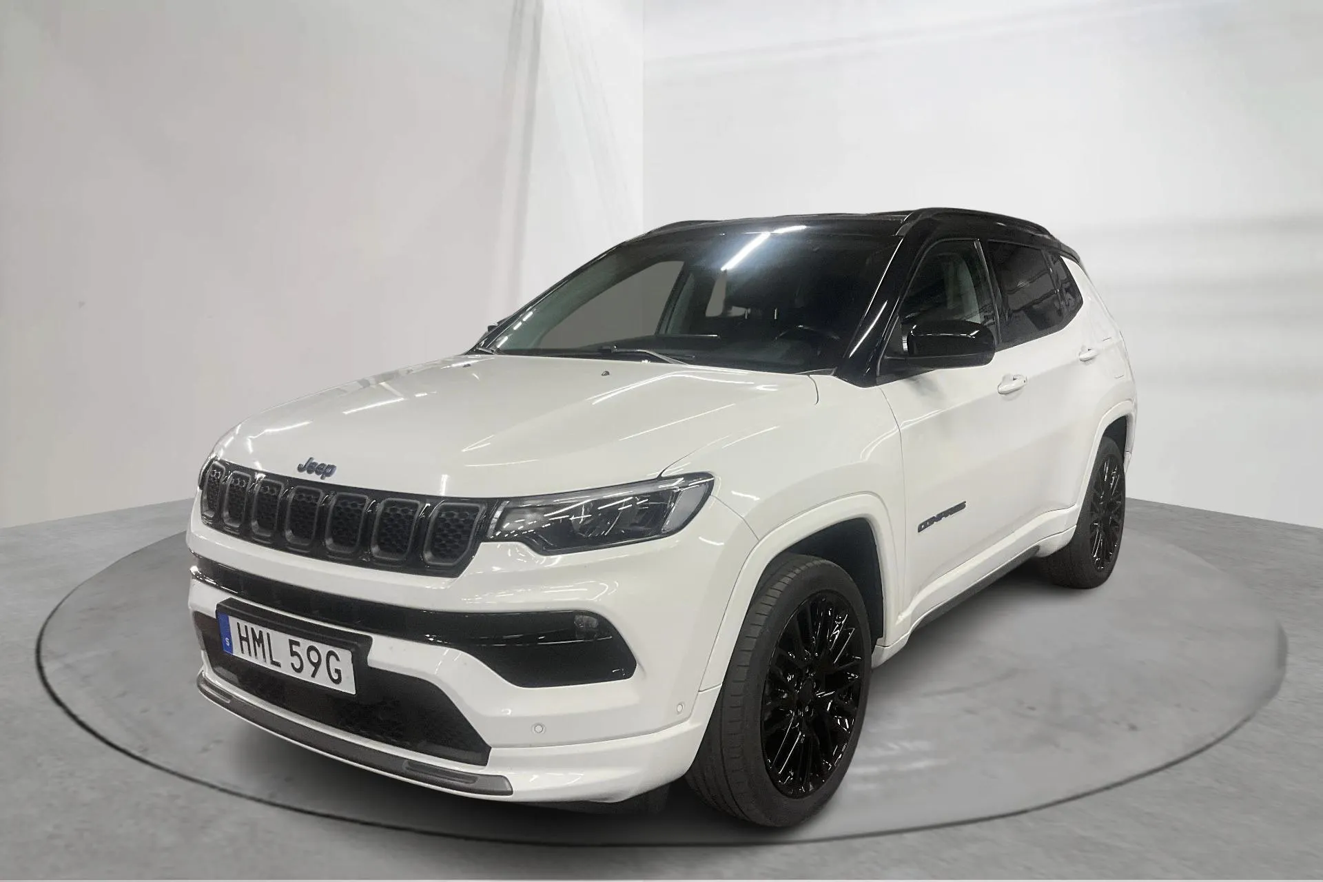Presentationsfoto 1 av 18: Jeep Compass 1.3 PHEV 4WD (240hk) - 9 094 mil - Automat - vit - 2022