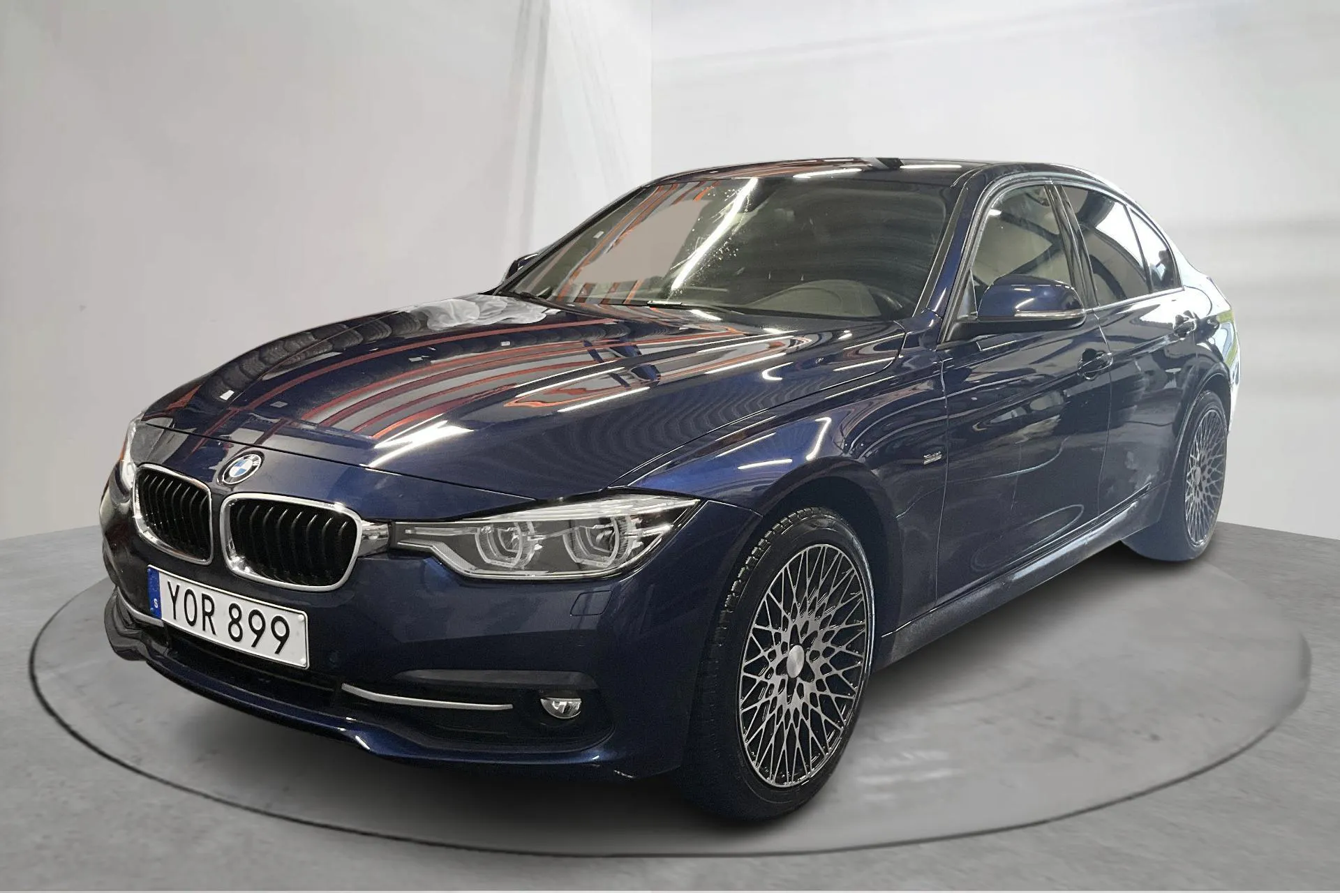 Presentation photo 1 of 16: BMW 320d xDrive Sedan, F30 (190hk) - 114 640 km - Automatic - blue - 2018