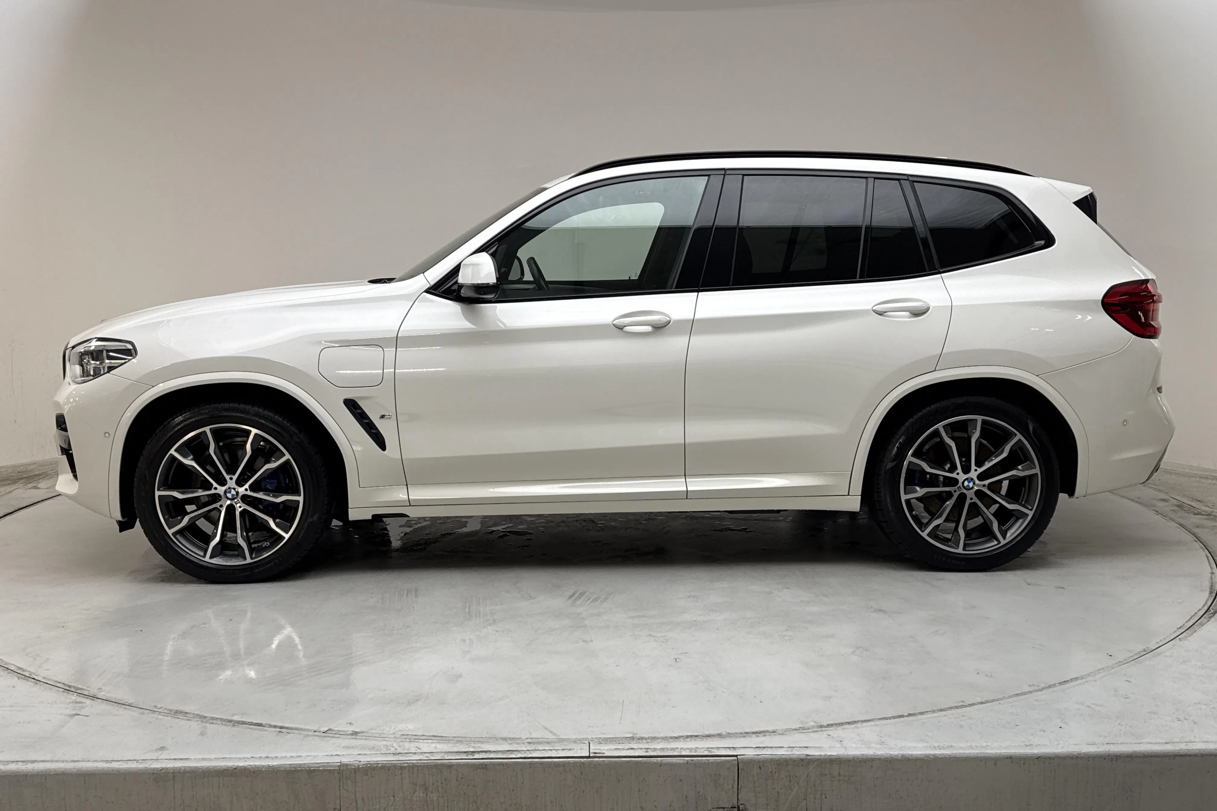 Presentation photo 2 of 18: BMW X3 xDrive30e, G01 (292hk) - 27 200 km - Automatic - white - 2021
