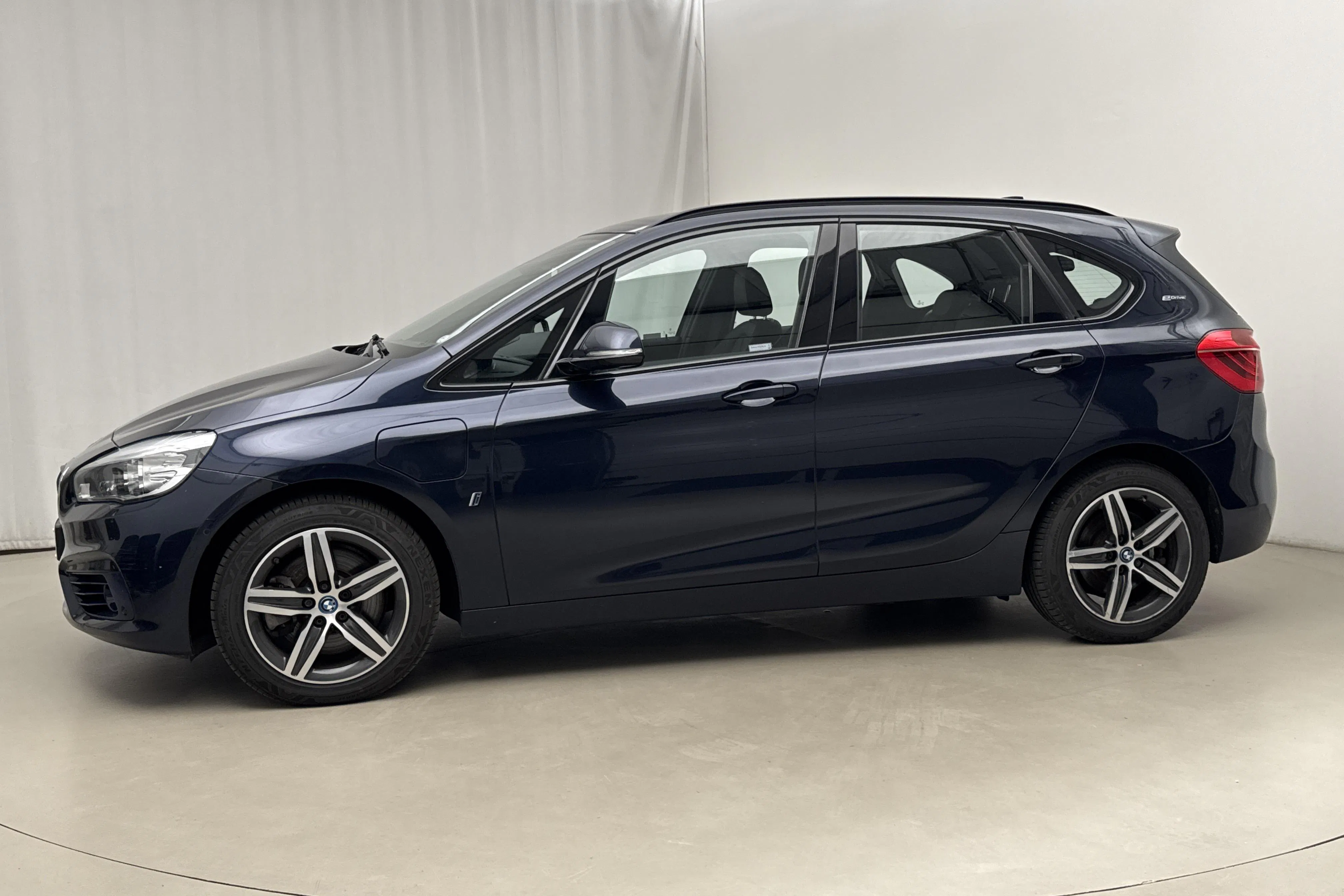 Presentation photo 2 of 20: BMW 225xe Active Tourer, F45 (224hk) - 71 070 km - Automatic - blue - 2017