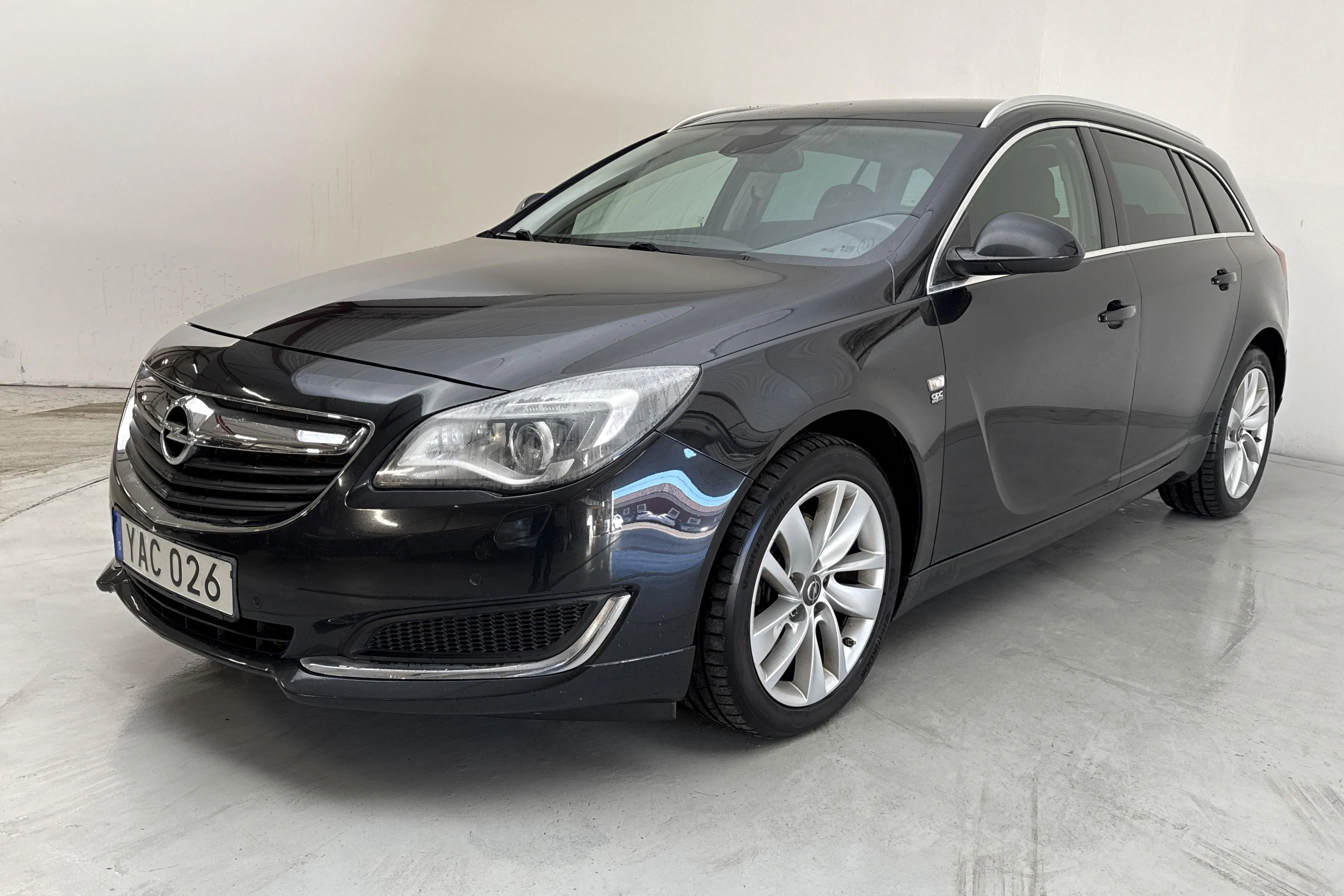 Presentationsfoto 1 av 14: Opel Insignia 2.0 CDTI ECOTEC 4x4 Sports Tourer (170hk) - 11 561 mil - Automat - svart - 2016