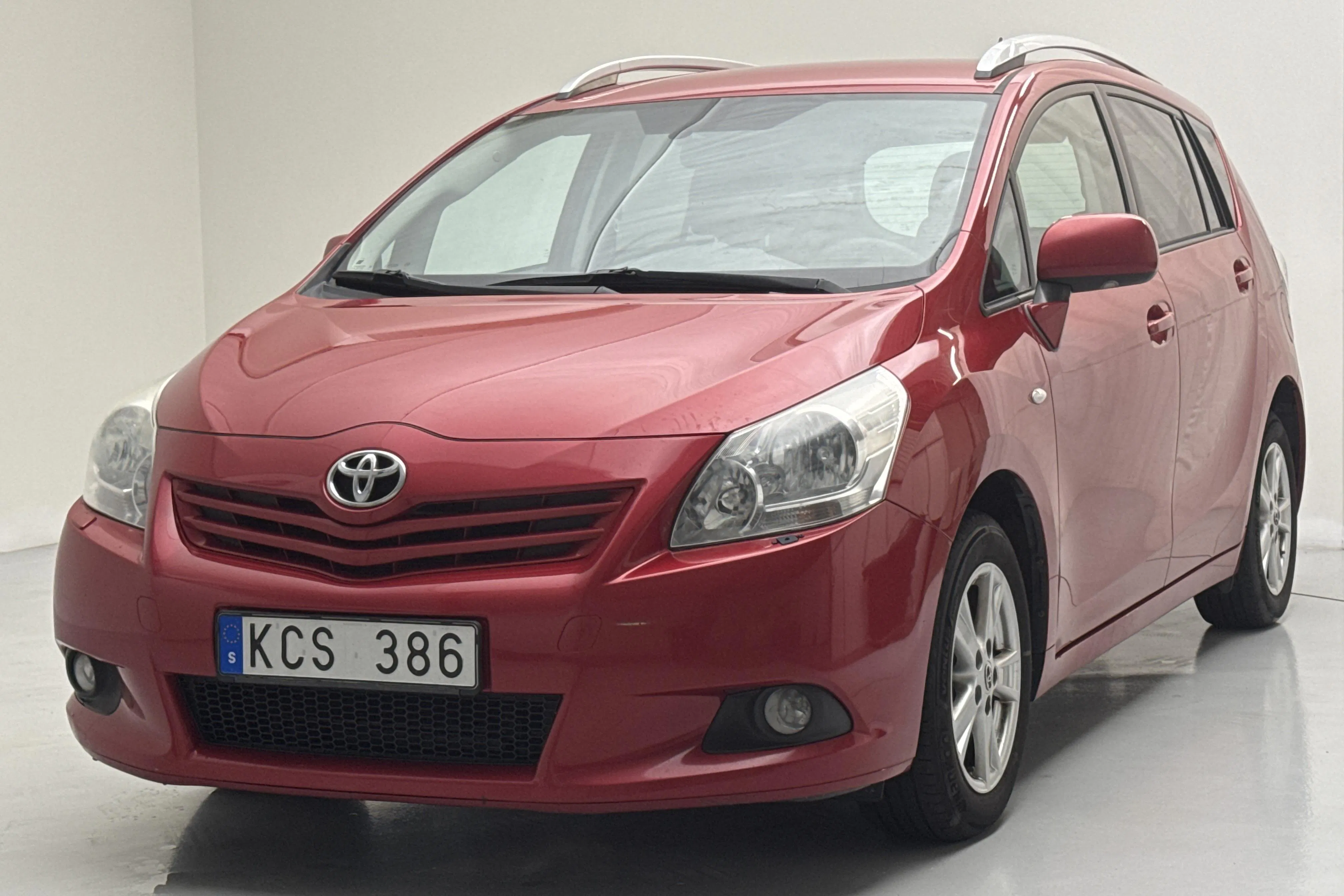 Presentation photo 1 of 15: Toyota Verso 1.8 (147hk) - 275 420 km - Automatic - dark red - 2009