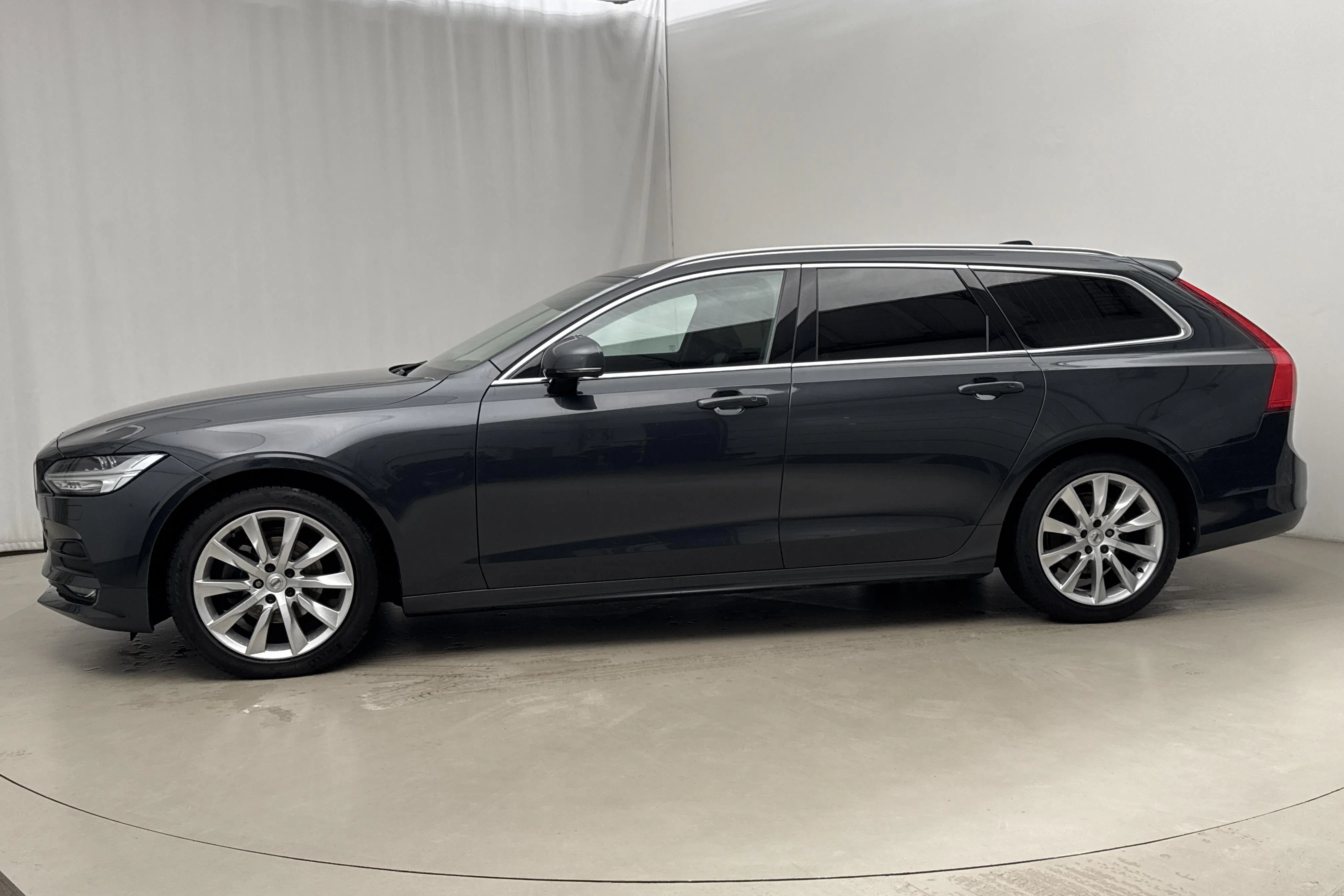 Presentation photo 2 of 21: Volvo V90 D4 (190hk) - 128 080 km - Automatic - gray - 2019