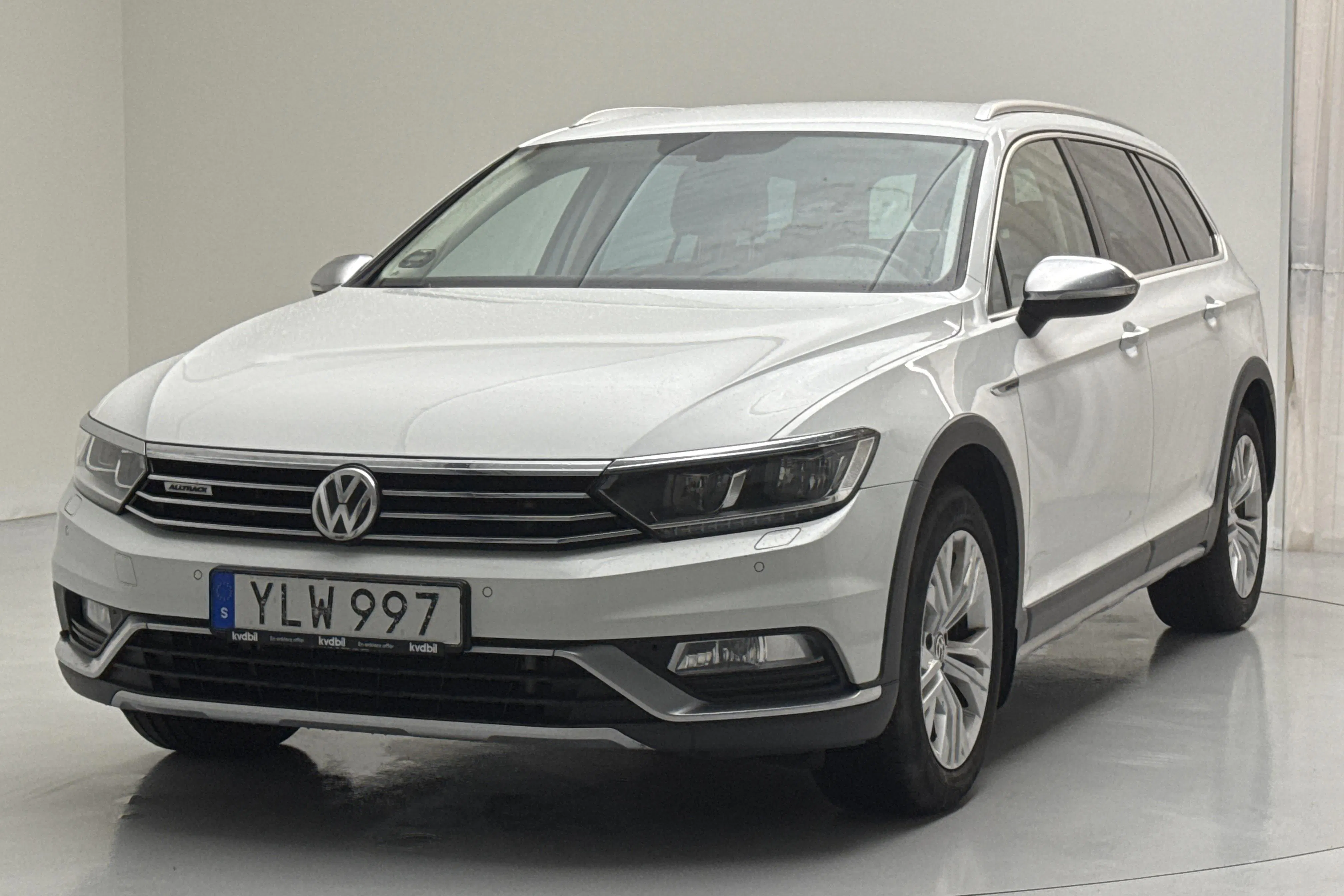 Presentation photo 1 of 15: VW Passat Alltrack 2.0 TDI 4MOTION (190hk) - 197 220 km - Automatic - white - 2017