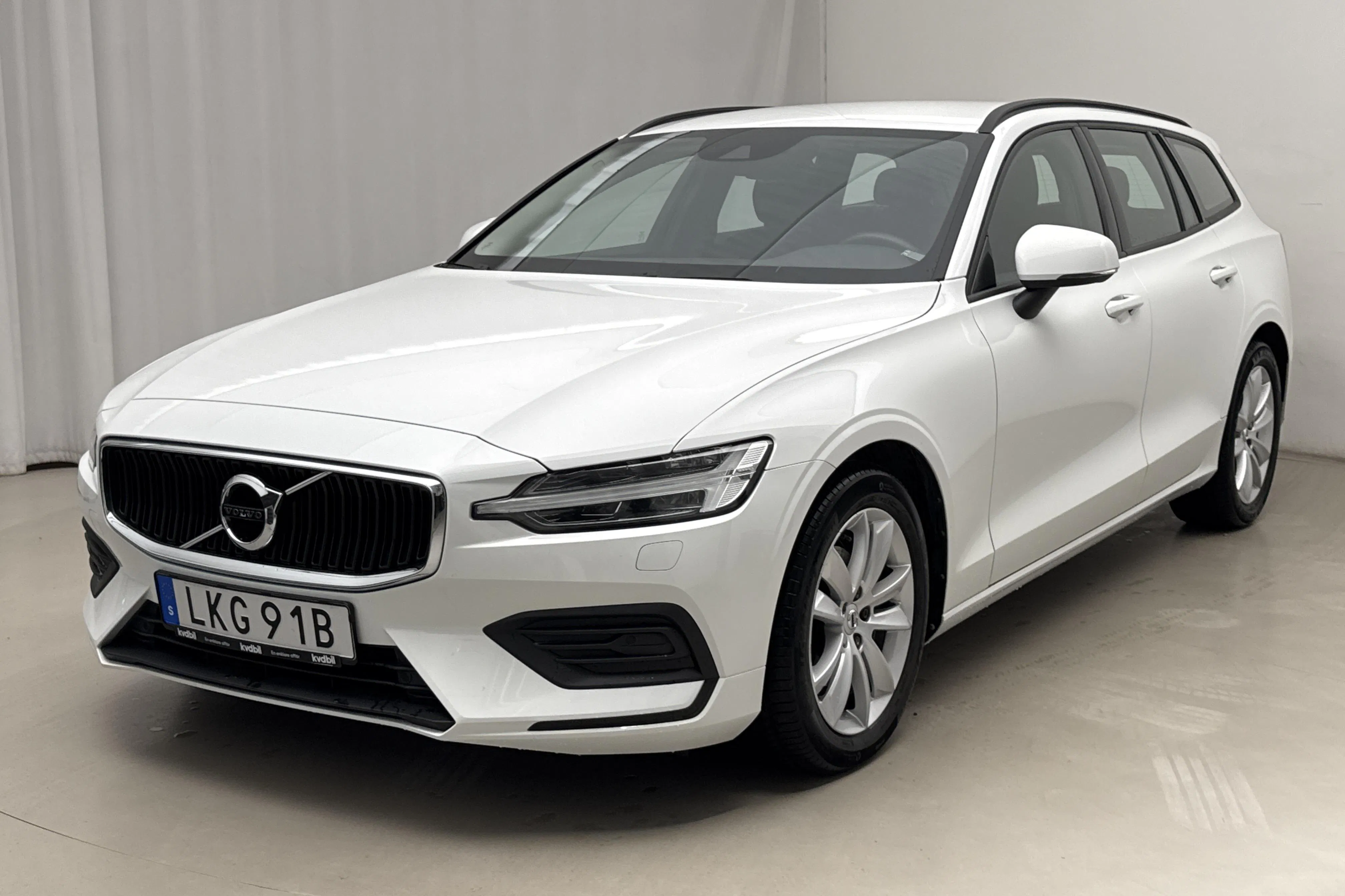 Presentation photo 1 of 17: Volvo V60 D3 (150hk) - 76 060 km - Automatic - white - 2020