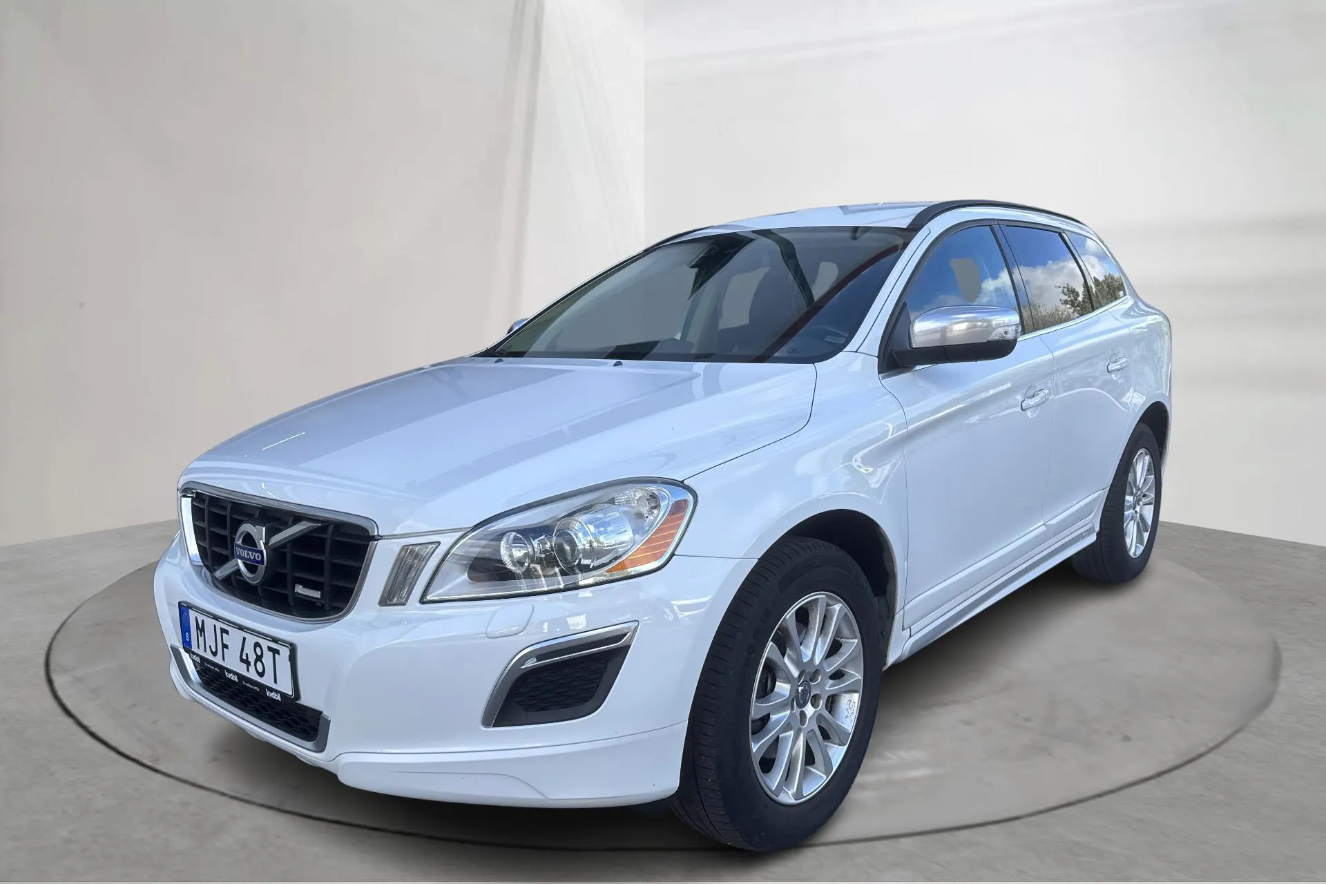 Presentation photo 1 of 13: Volvo XC60 2.0T 2WD (203hk) - 223 370 km - Automatic - white - 2011