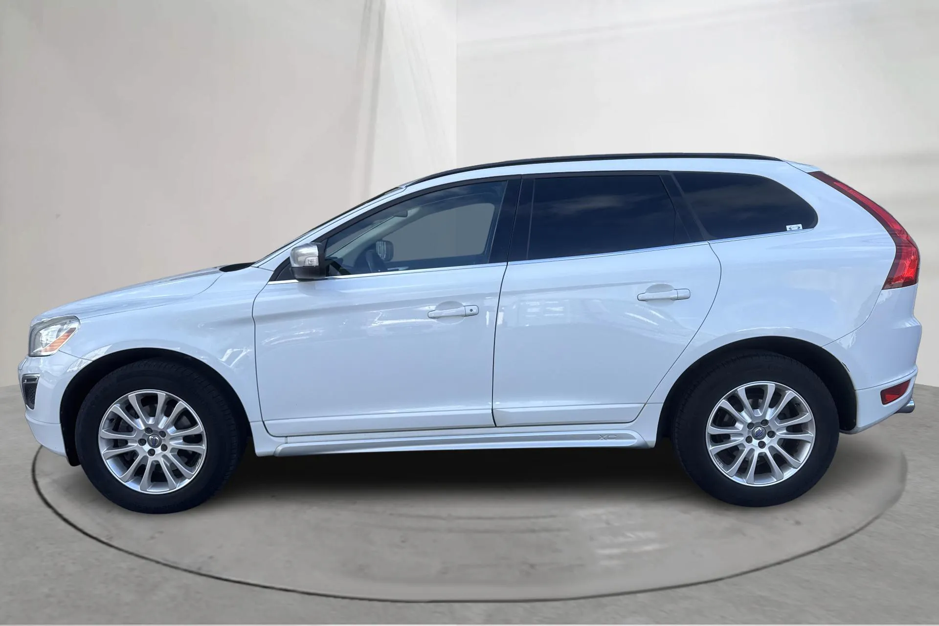 Presentation photo 2 of 13: Volvo XC60 2.0T 2WD (203hk) - 223 370 km - Automatic - white - 2011