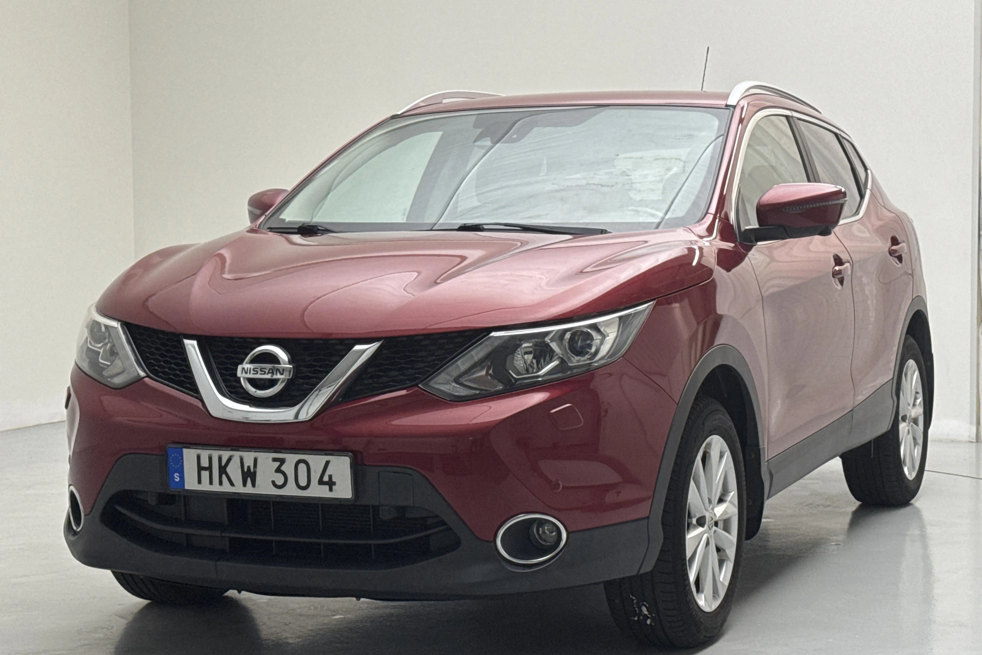 Presentationsfoto 1 av 14: Nissan Qashqai 1.2 (115hk) - 11 255 mil - Manuell - röd - 2015