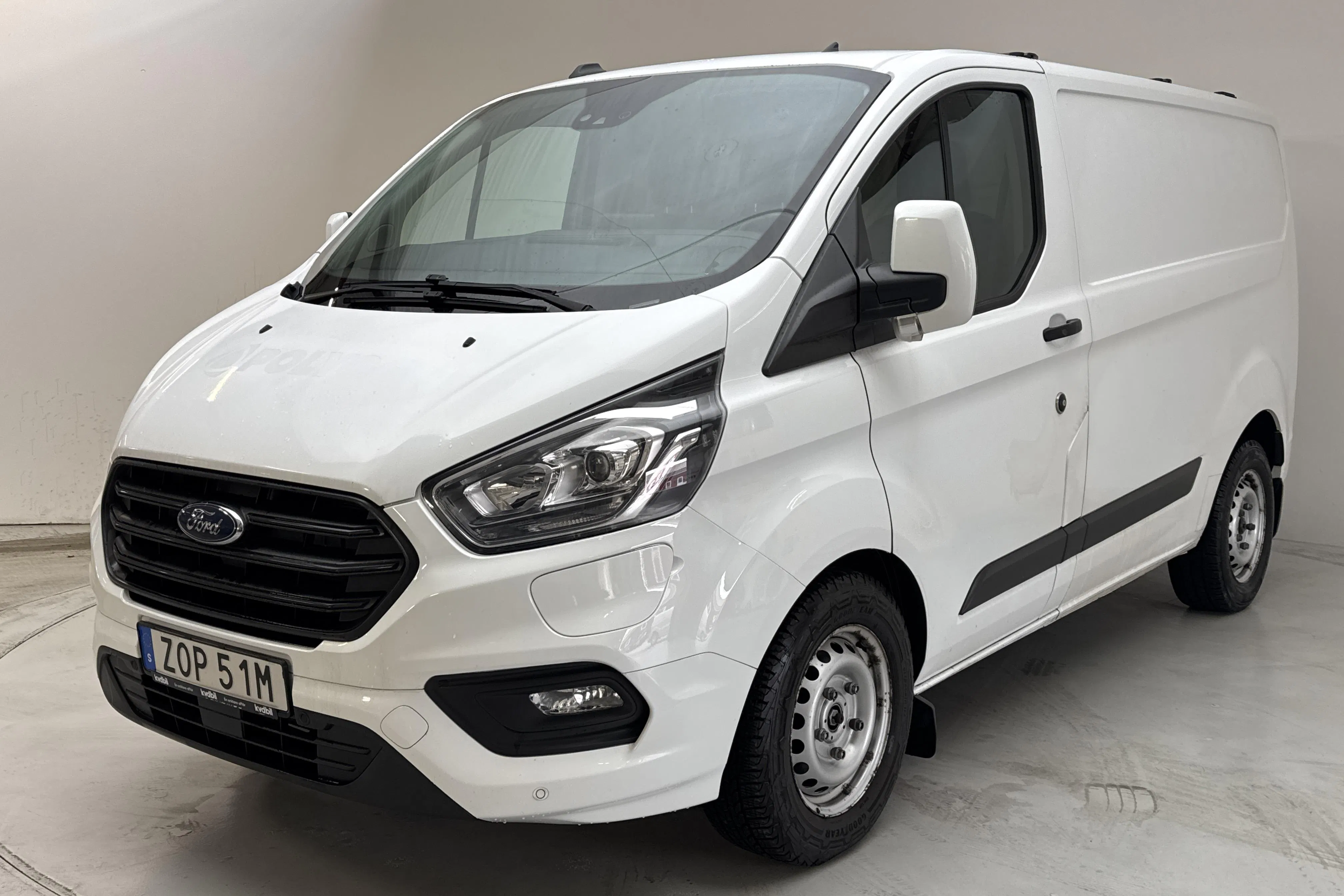 Presentation photo 1 of 11: Ford Transit Custom 340 PHEV (120hk) - 109 820 km - Automatic - white - 2022