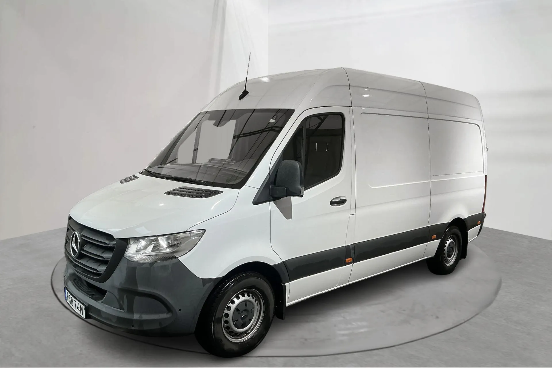 Presentationsfoto 1 av 15: Mercedes Sprinter 315 CDI Skåp RWD (150hk) - 9 302 mil - Automat - vit - 2022