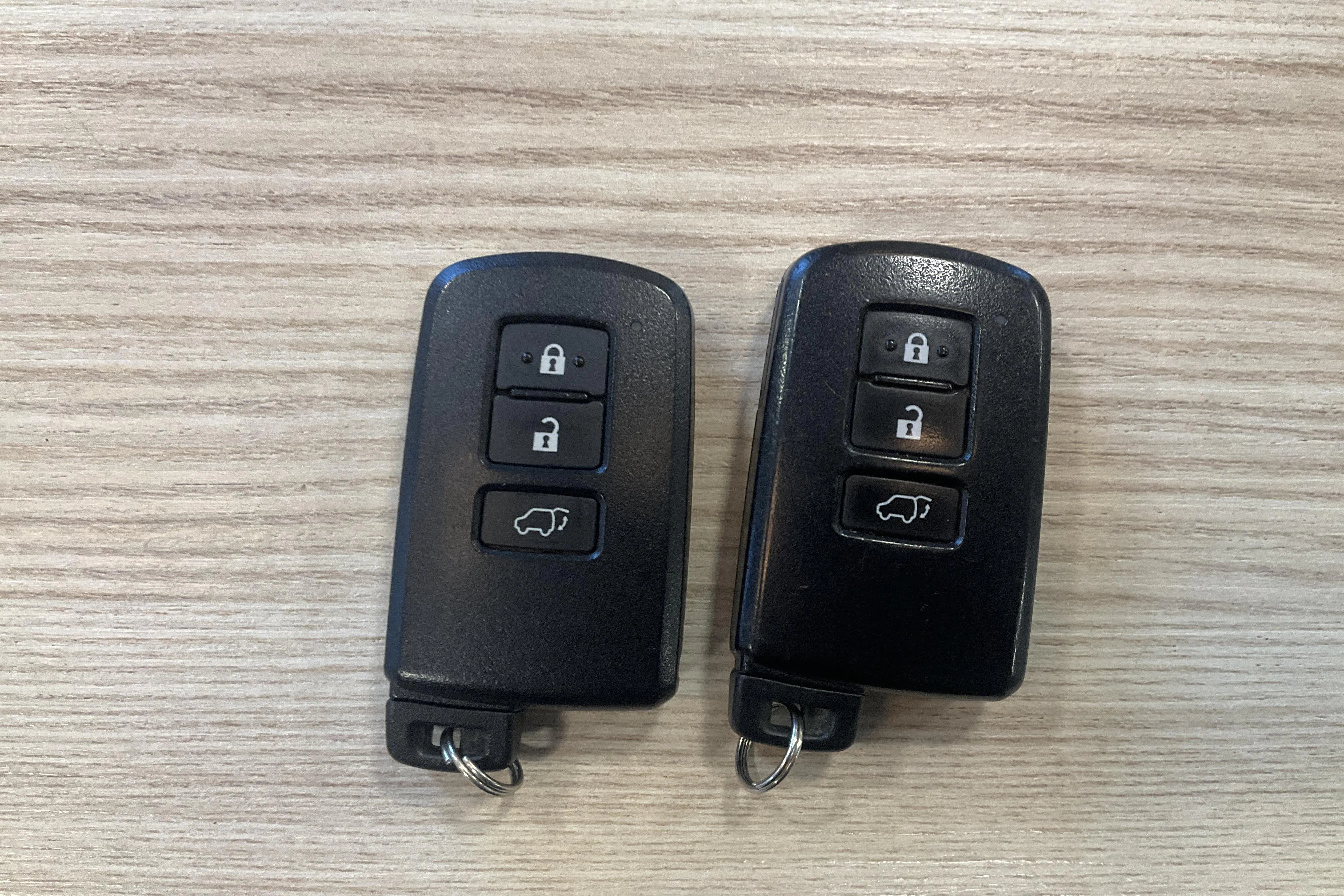Presentationsfoto 14 av 14: Toyota RAV4 2.5 HSD (197hk) - 15 867 mil - Automat - svart - 2017