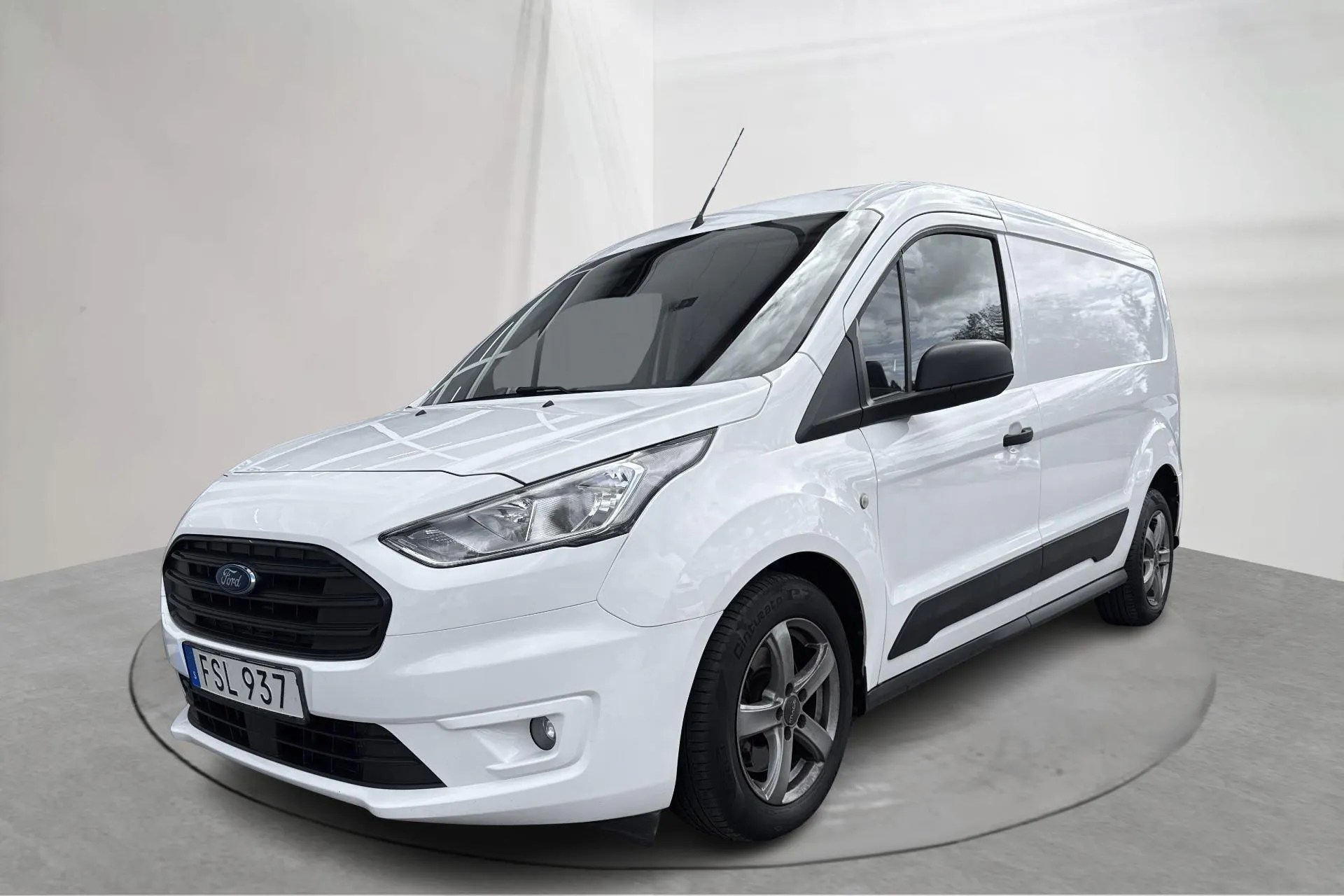 Presentation photo 1 of 15: Ford Transit Connect 1.5 TDCi (120hk) - 117 680 km - Automatic - white - 2019
