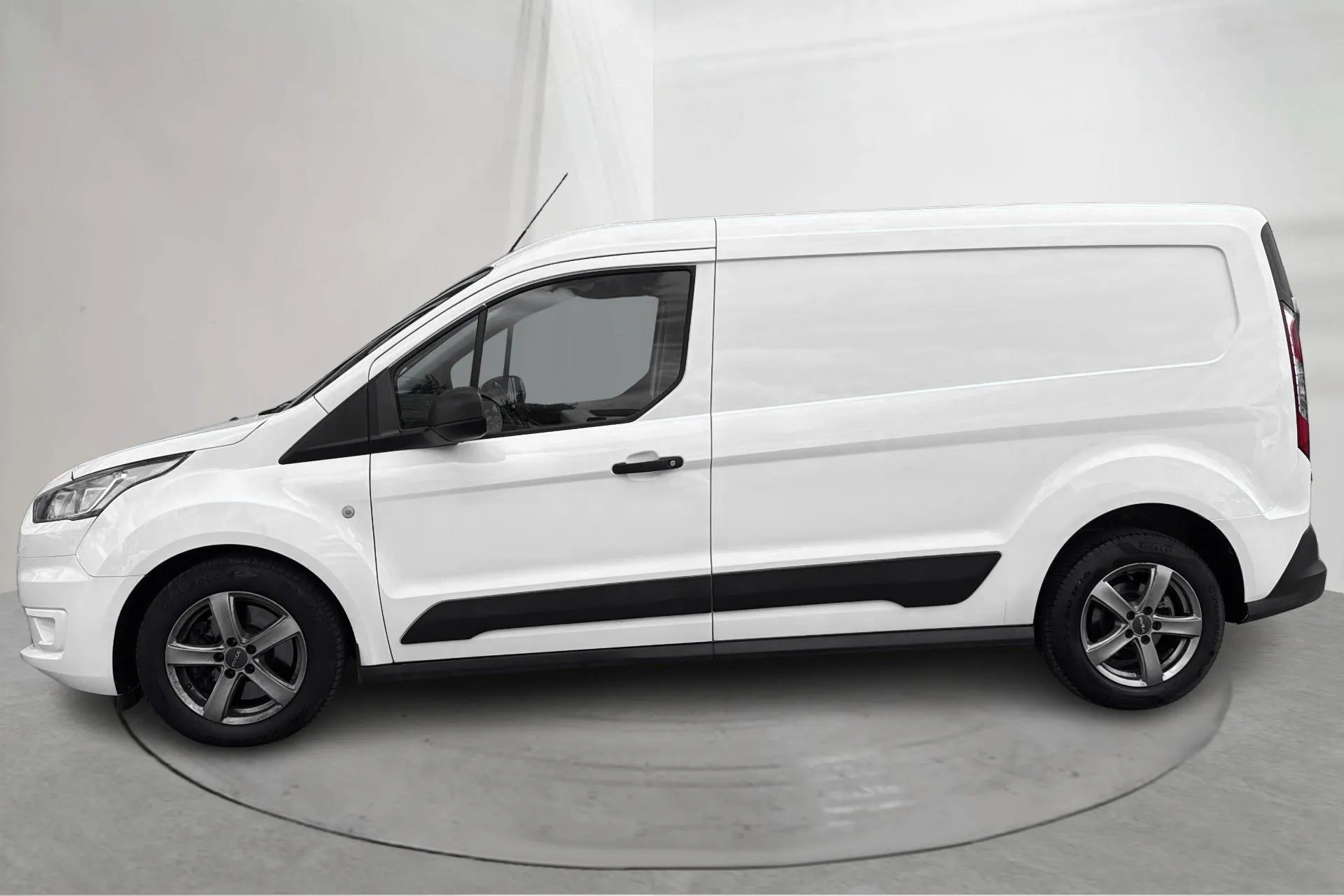 Presentation photo 2 of 15: Ford Transit Connect 1.5 TDCi (120hk) - 117 680 km - Automatic - white - 2019