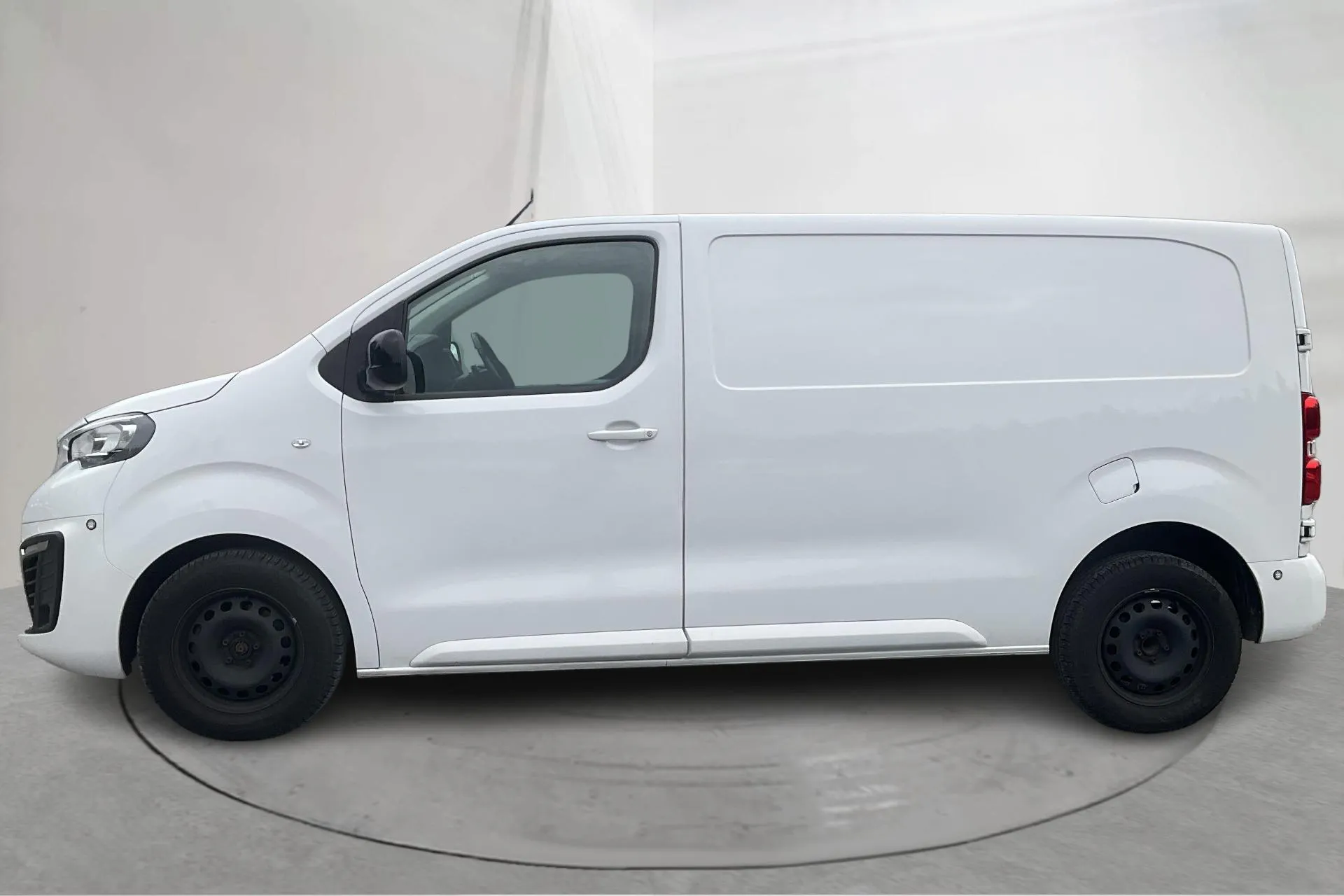 Presentation photo 2 of 16: Peugeot Expert BlueHDi Skåp (145hk) - 54 400 km - Automatic - white - 2022