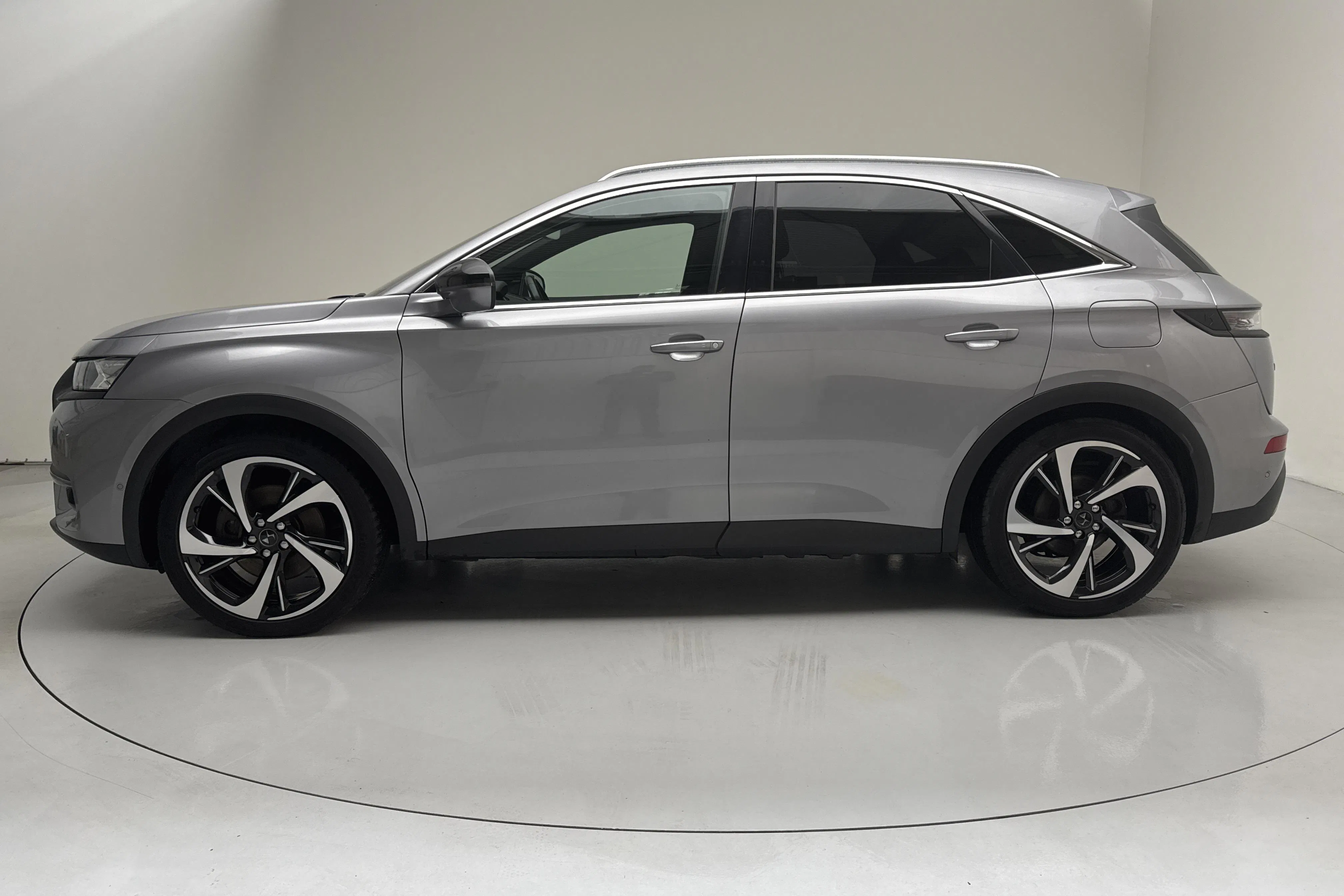 Presentation photo 2 of 19: DS DS7 Crossback E-Tense PHEV (225hk) - 85 620 km - Automatic - gray - 2021