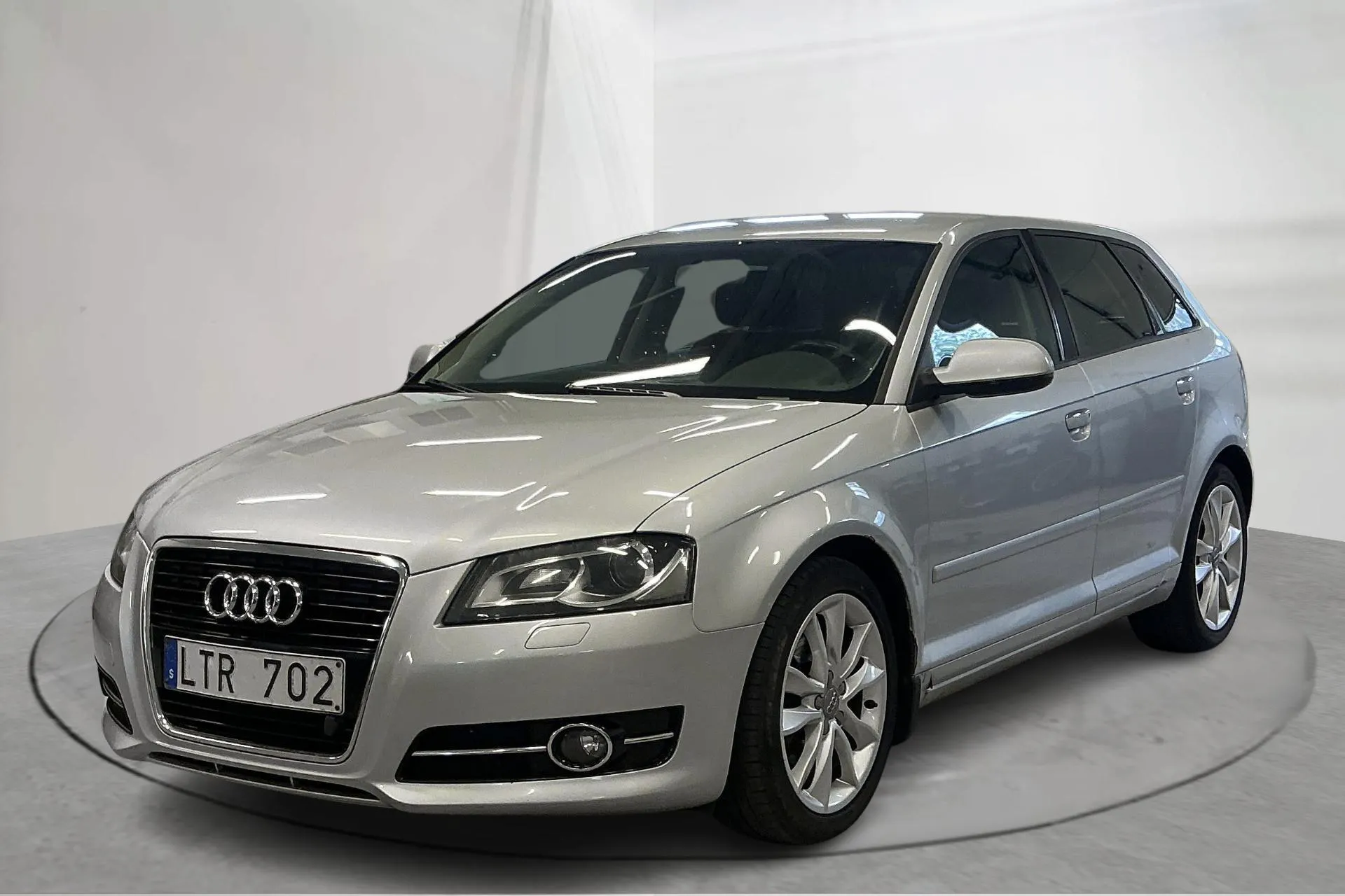 Presentationsfoto 1 av 11: Audi A3 2.0 TDI Sportback (140hk) - 20 458 mil - Manuell - silver - 2012