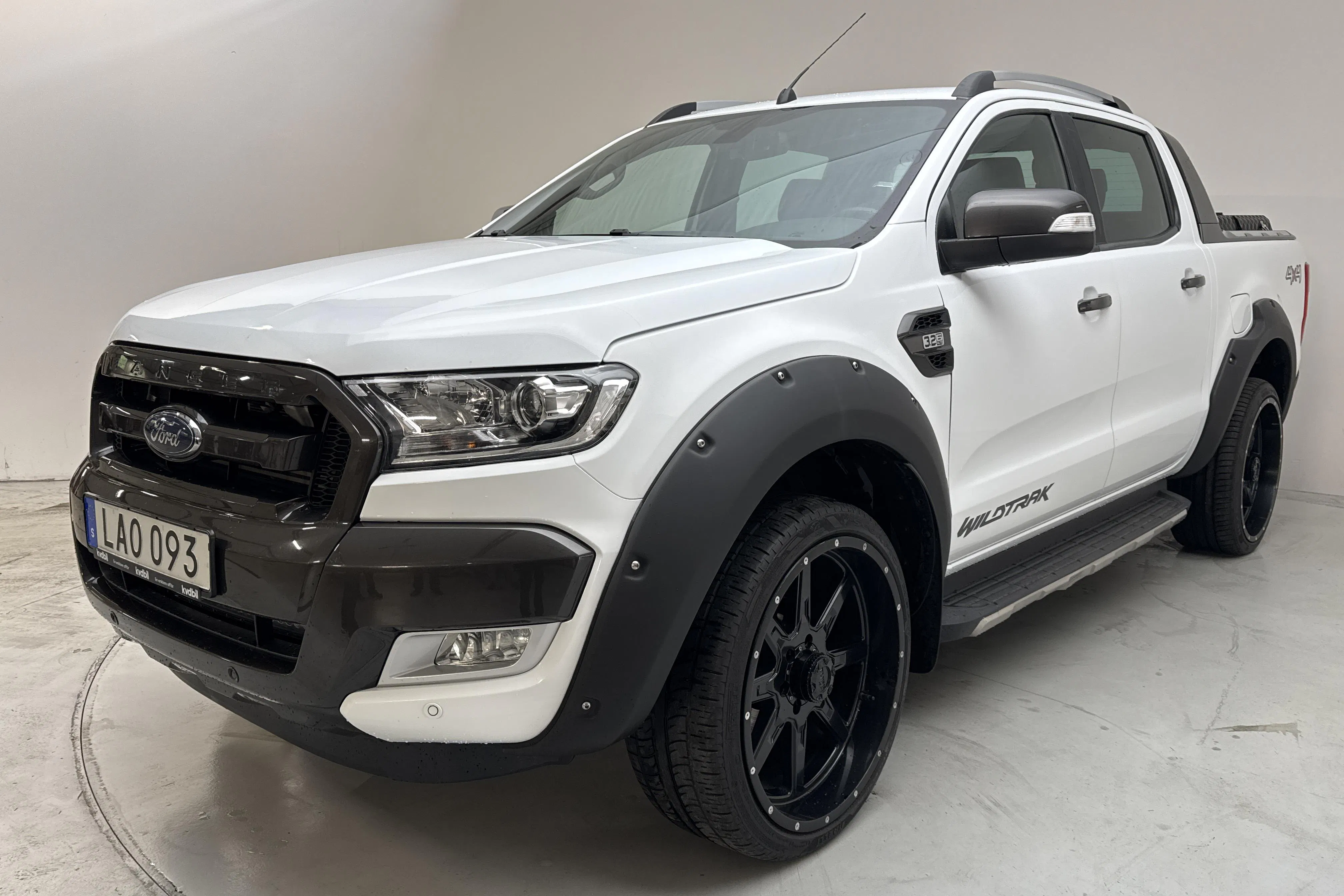 Presentationsfoto 1 av 15: Ford Ranger 3.2 TDCi 4WD (200hk) - 19 917 mil - Automat - vit - 2017