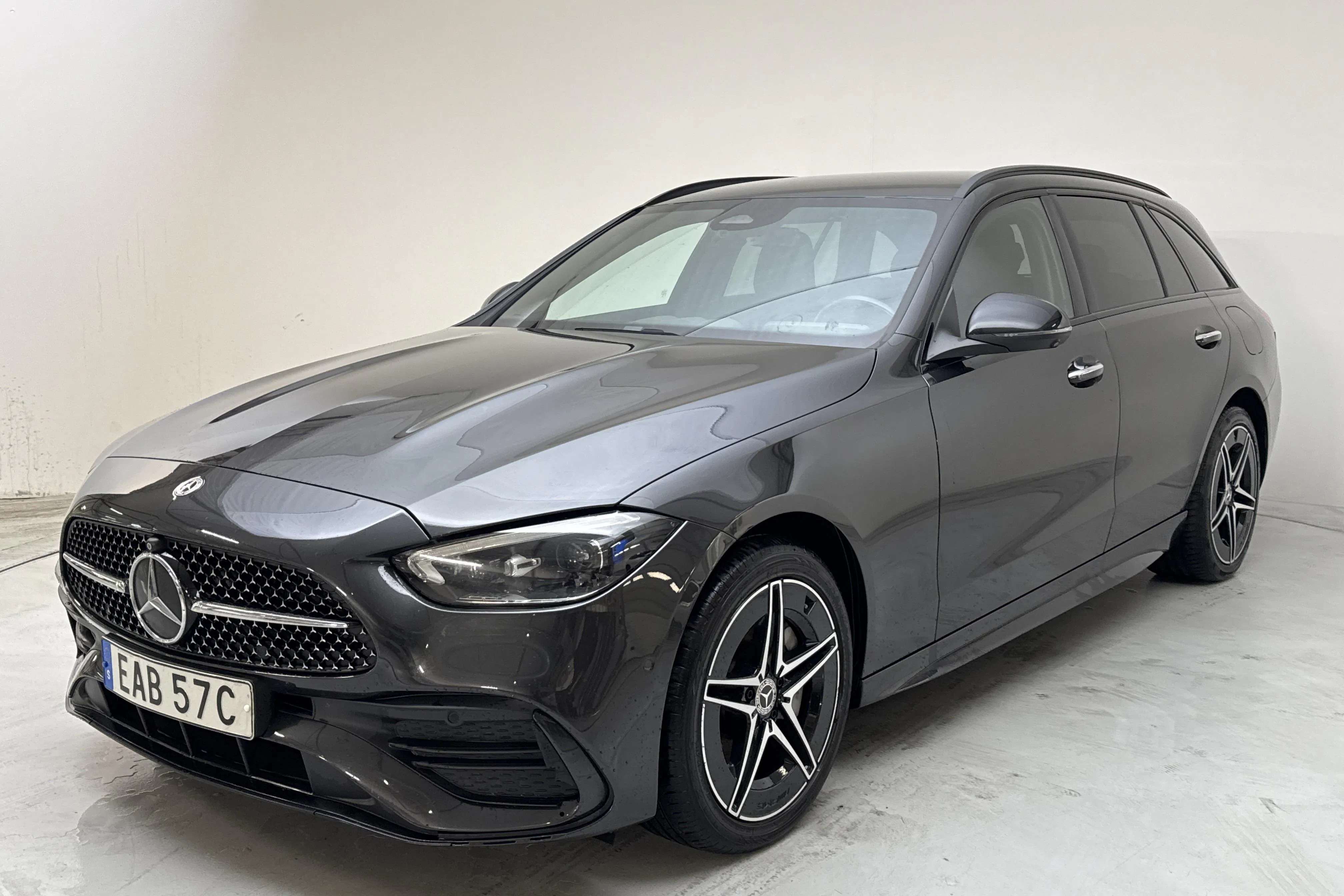 Presentation photo 1 of 15: Mercedes C 300 e Kombi S206 (333hk) - 118 550 km - Automatic - gray - 2022