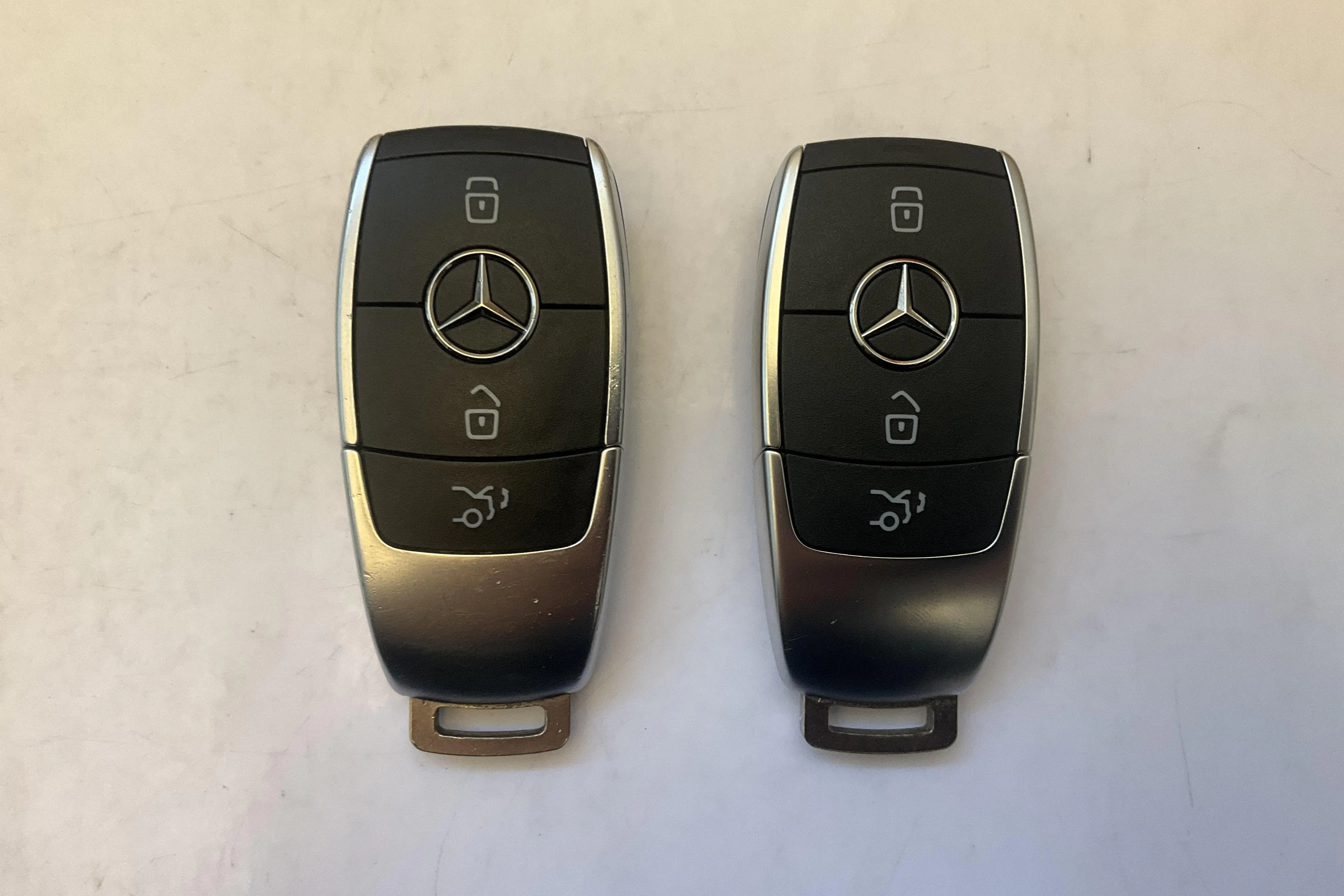 Presentation photo 17 of 17: Mercedes EQB 300 4MATIC X243 (228hk) - 44 670 km - Automatic - dark grey - 2024