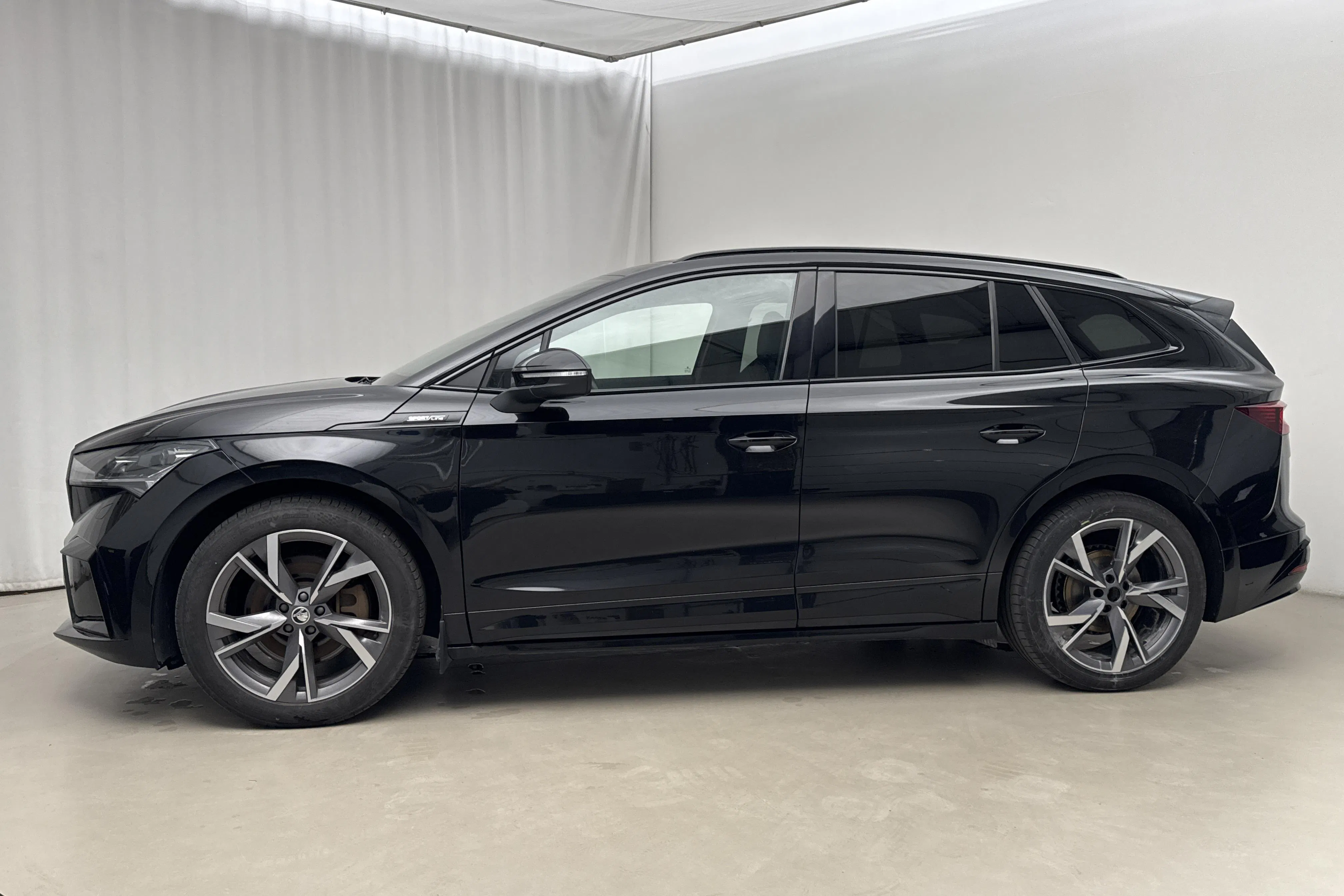 Presentationsfoto 2 av 24: Skoda Enyaq iV 80 (204hk) - 11 651 mil - Automat - svart - 2023