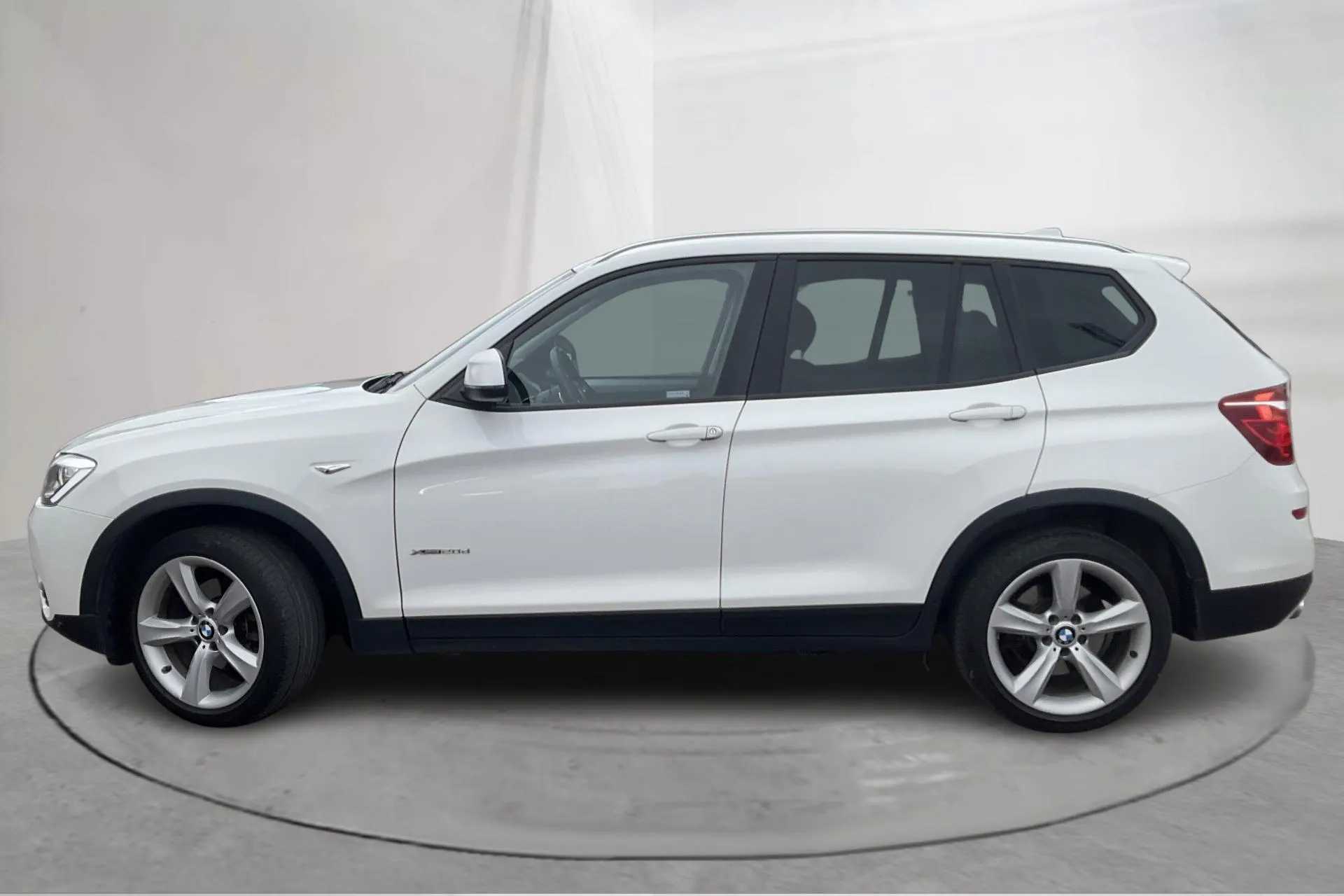 Presentationsfoto 2 av 16: BMW X3 xDrive20d, F25 (190hk) - 16 527 mil - Automat - vit - 2016