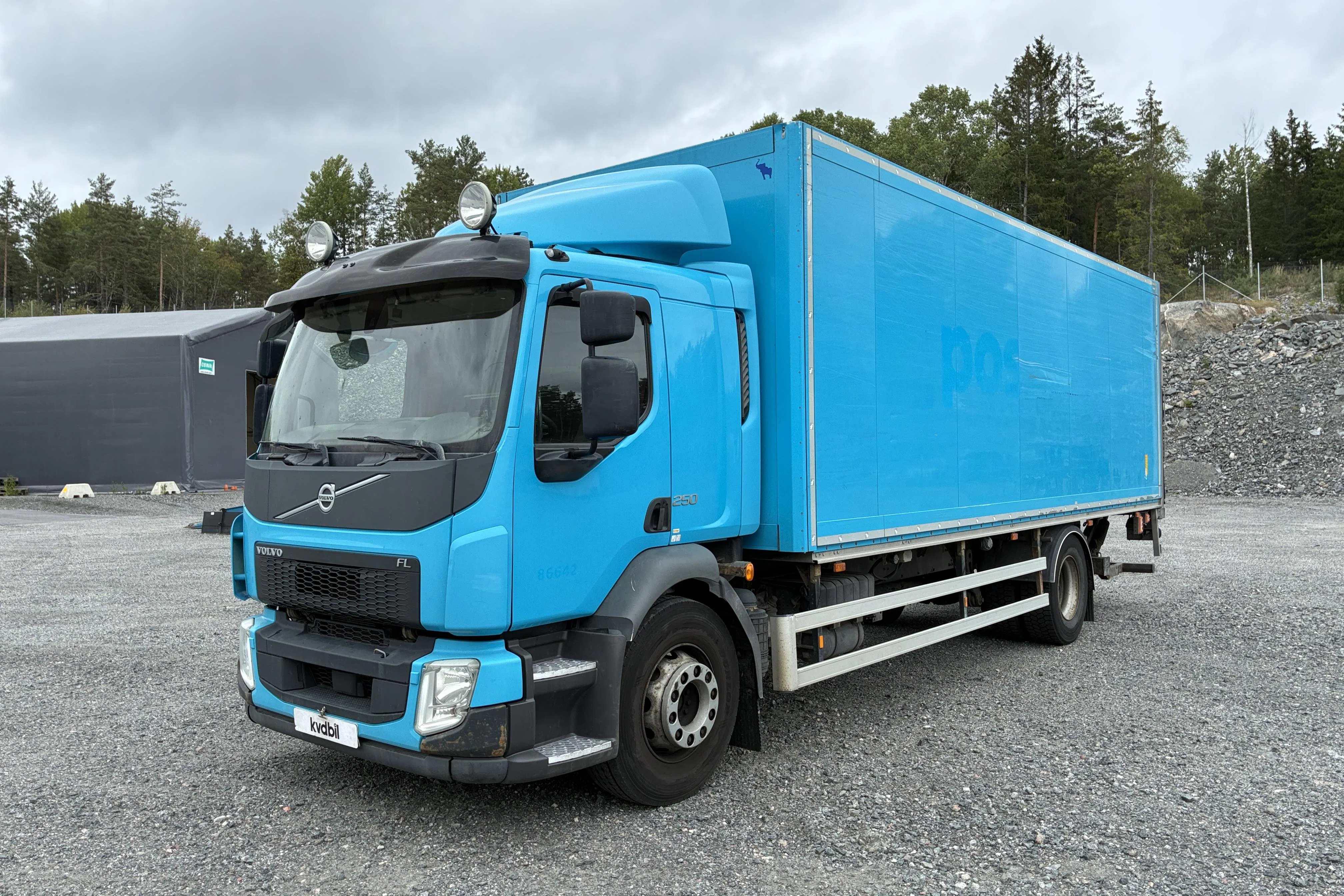 Presentation photo 1 of 118: Volvo FL250 - 430 919 km - Automatic - light blue - 2016