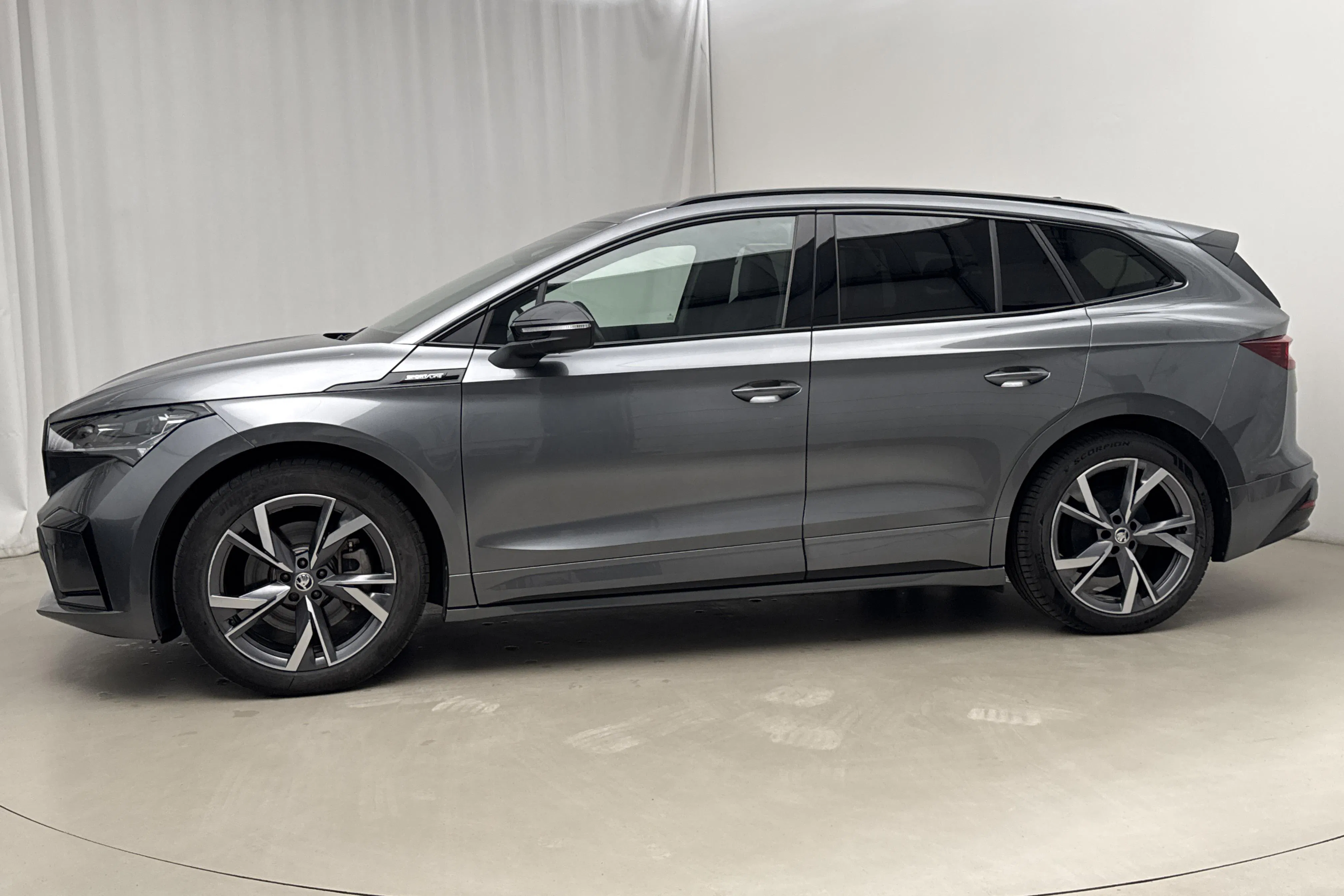 Presentationsfoto 2 av 24: Skoda Enyaq iV 80x (265hk) - 4 819 mil - Automat - grå - 2023