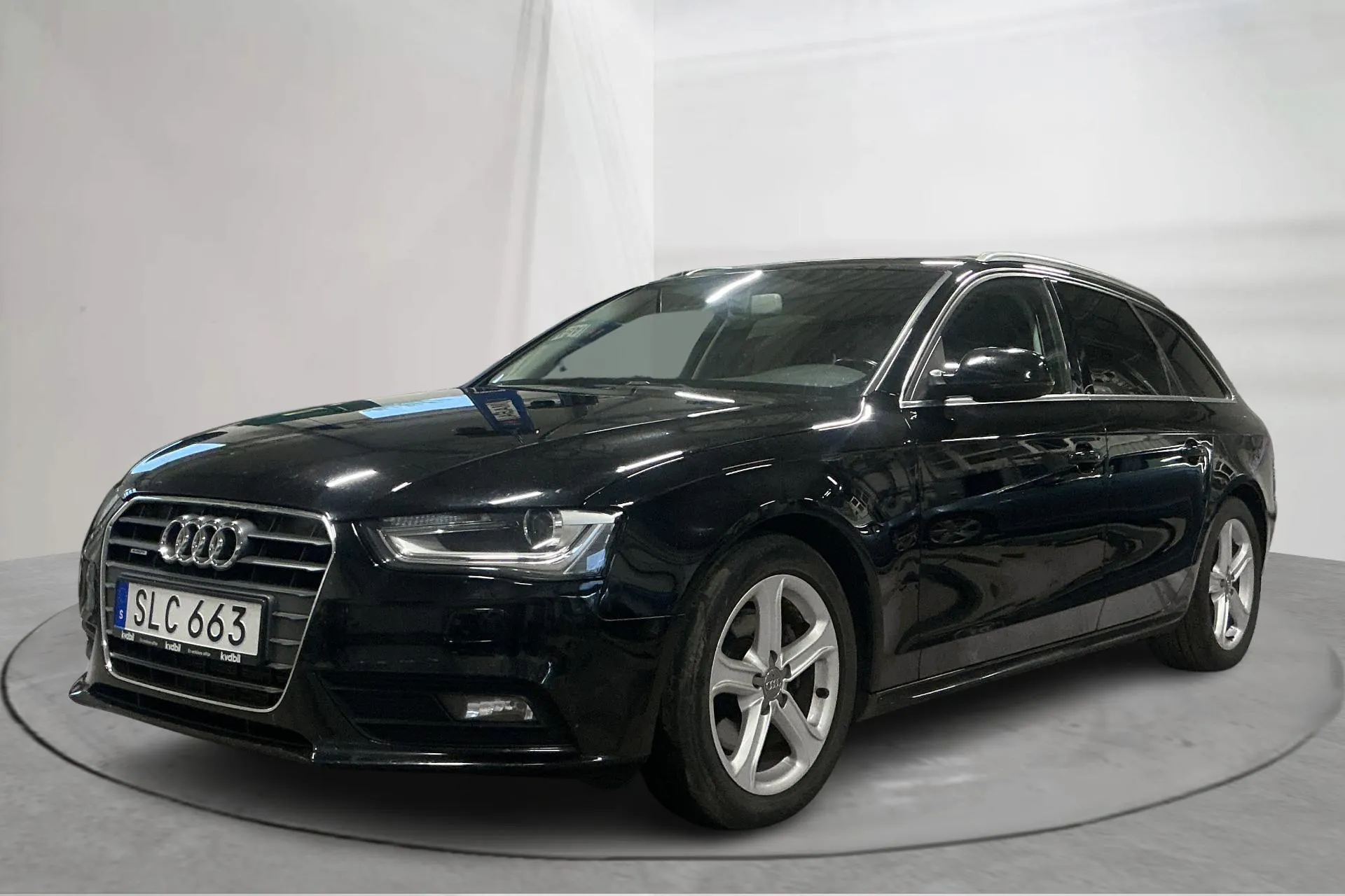 Presentationsfoto 1 av 15: Audi A4 2.0 TDI Avant quattro (177hk) - 17 623 mil - Automat - svart - 2013