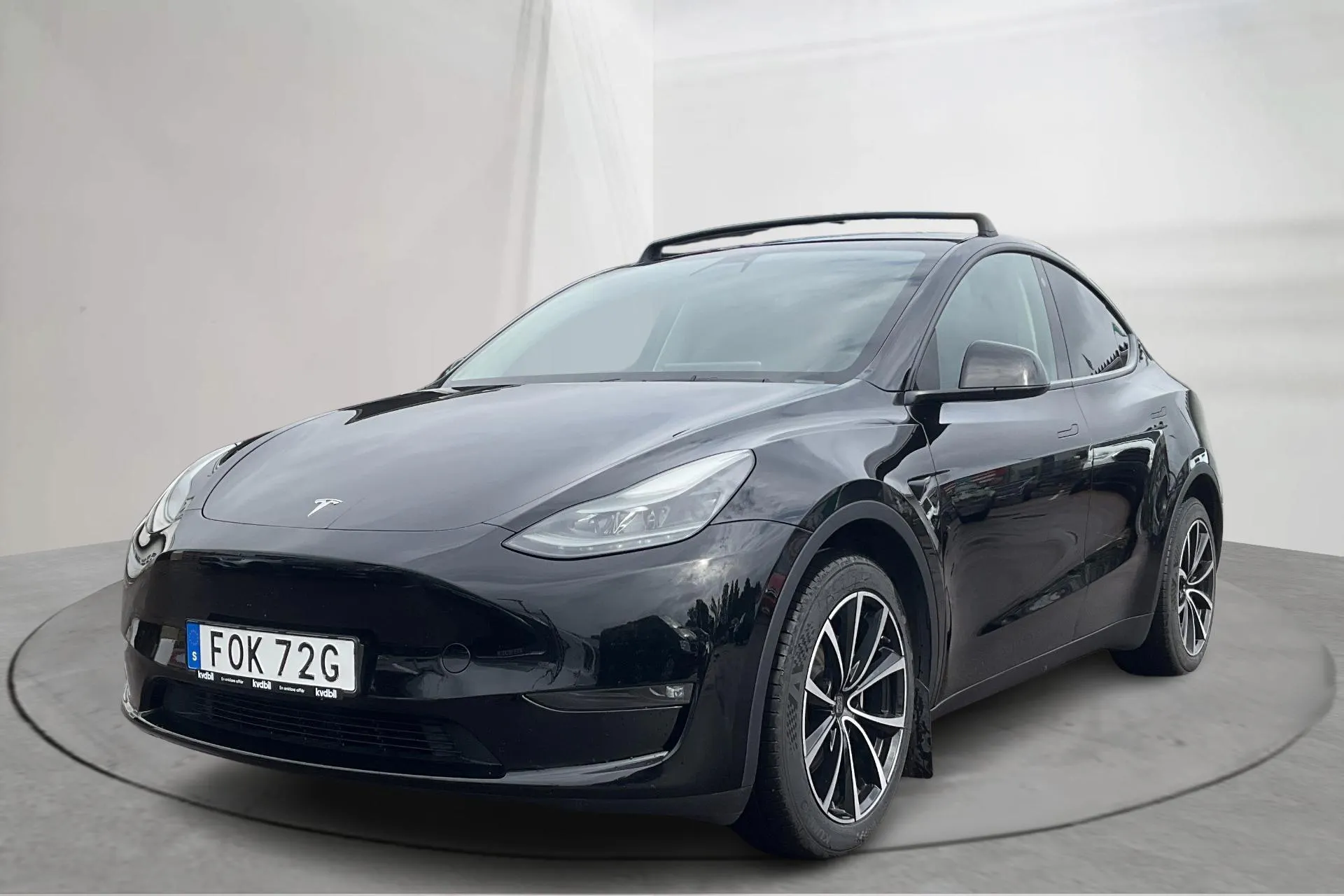 Presentationsfoto 1 av 23: Tesla Model Y Long Range Dual Motor AWD - 7 509 mil - Automat - svart - 2023