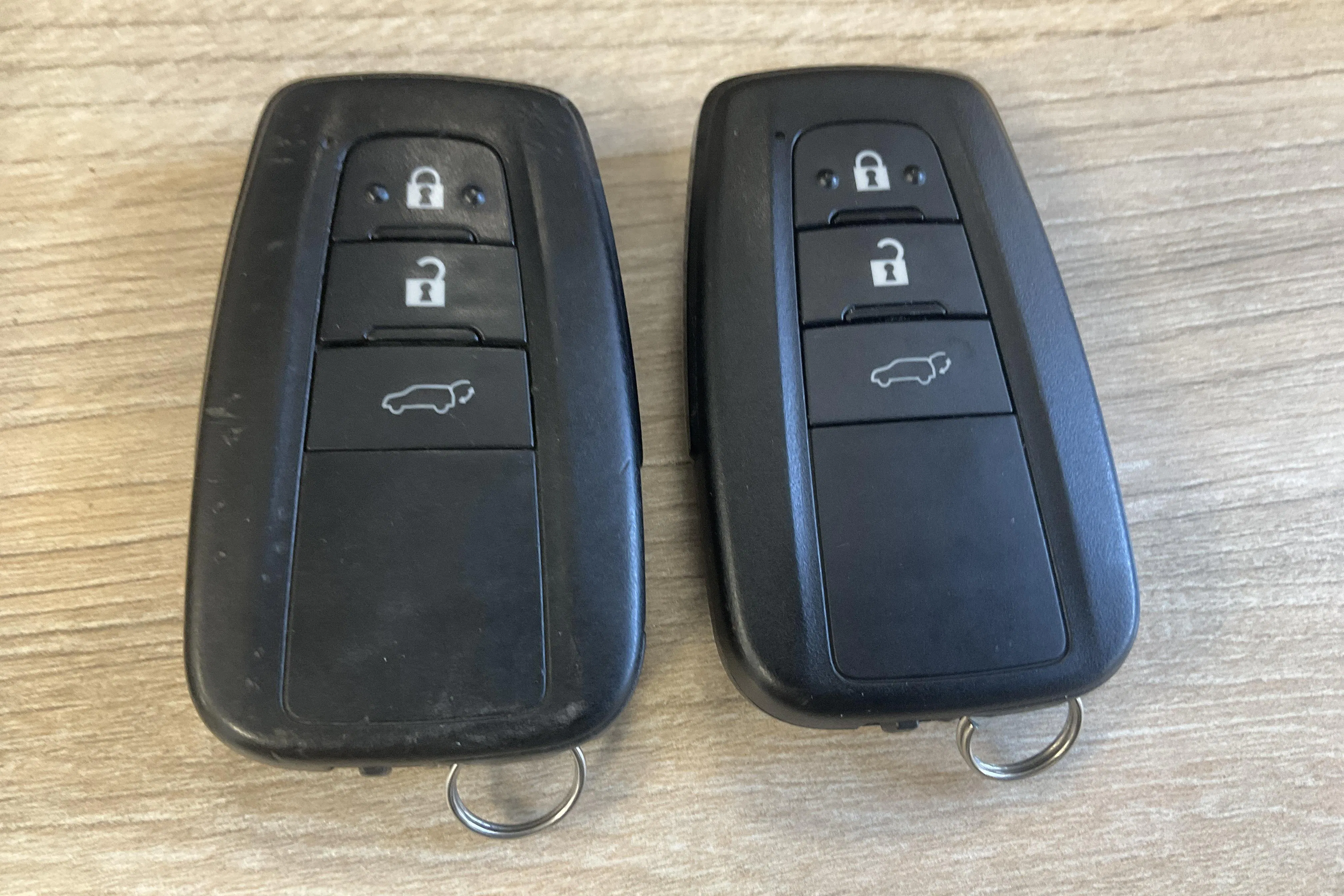 Presentationsfoto 18 av 18: Toyota RAV4 2.5 HSD AWD (222hk) - 21 025 mil - Automat - vit - 2019