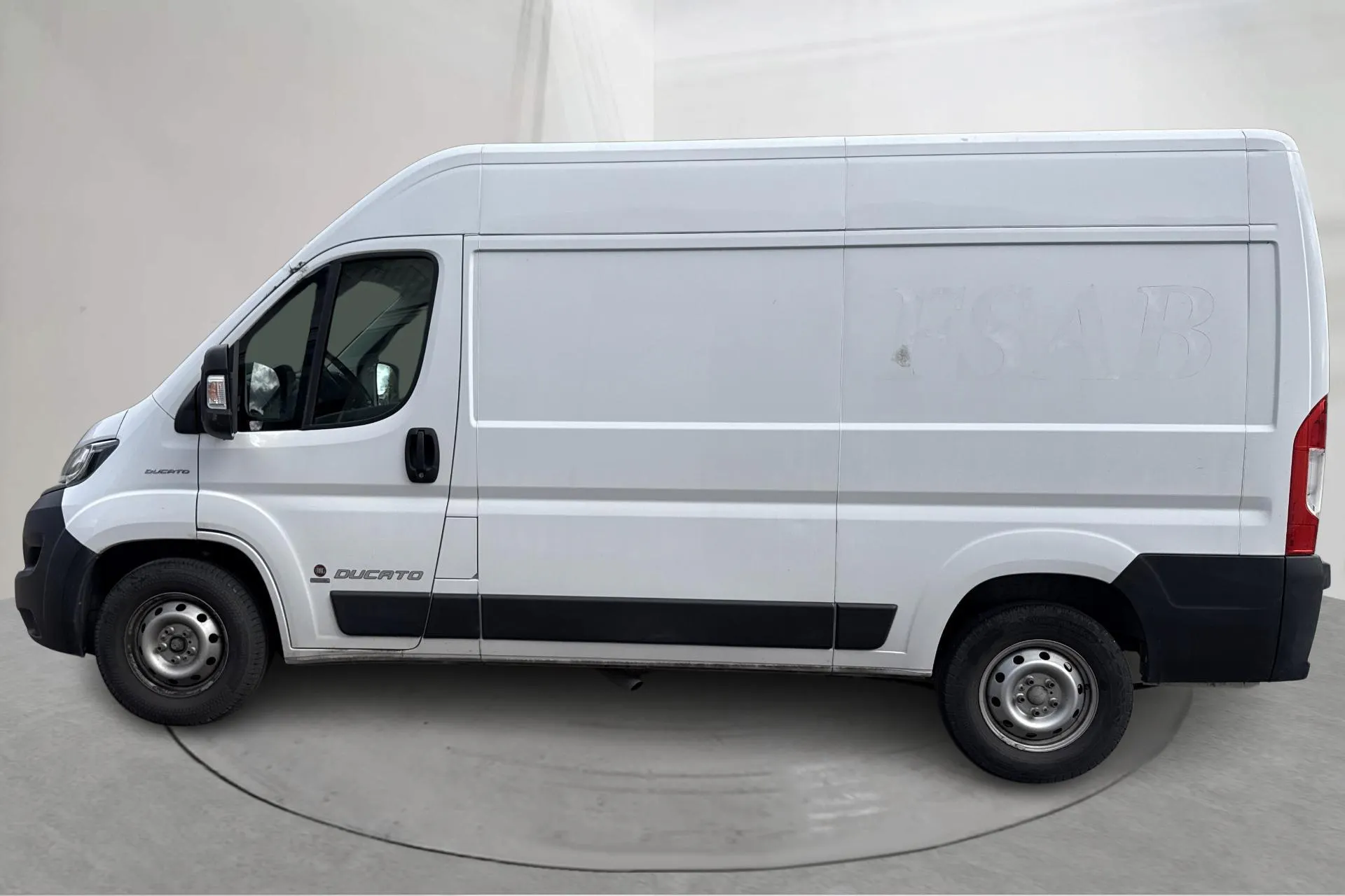 Presentation photo 2 of 13: Fiat Ducato 35 2.3 Multijet Skåp (150hk) - 111 070 km - Automatic - white - 2021